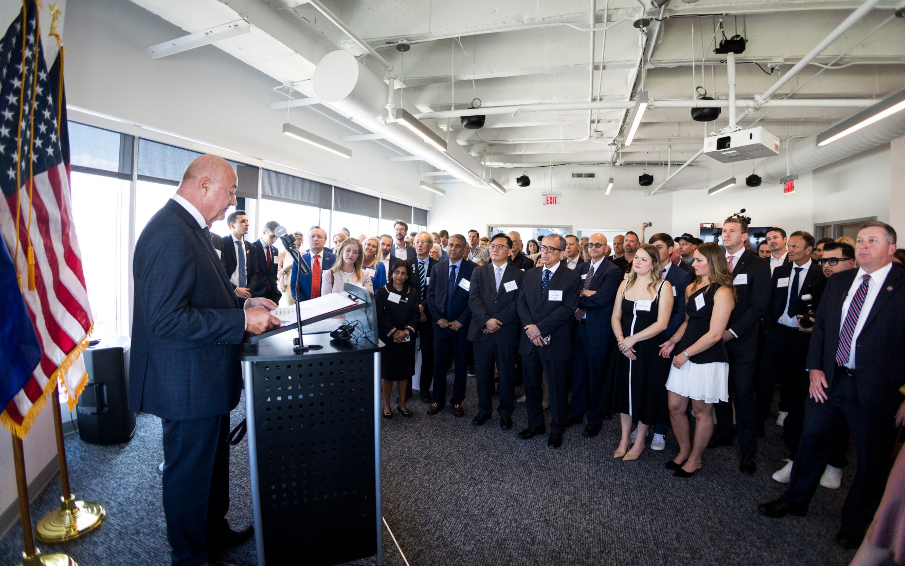 Am 20. Juni 2026 reiste Bundeskanzler Christian Stocker (l.) zu einem mehrt&auml;gigem Arbeitsbesuch nach Texas. Im Bild bei der Er&ouml;ffnung des &ouml;sterreichischen Honorarkonsultas in Dallas.