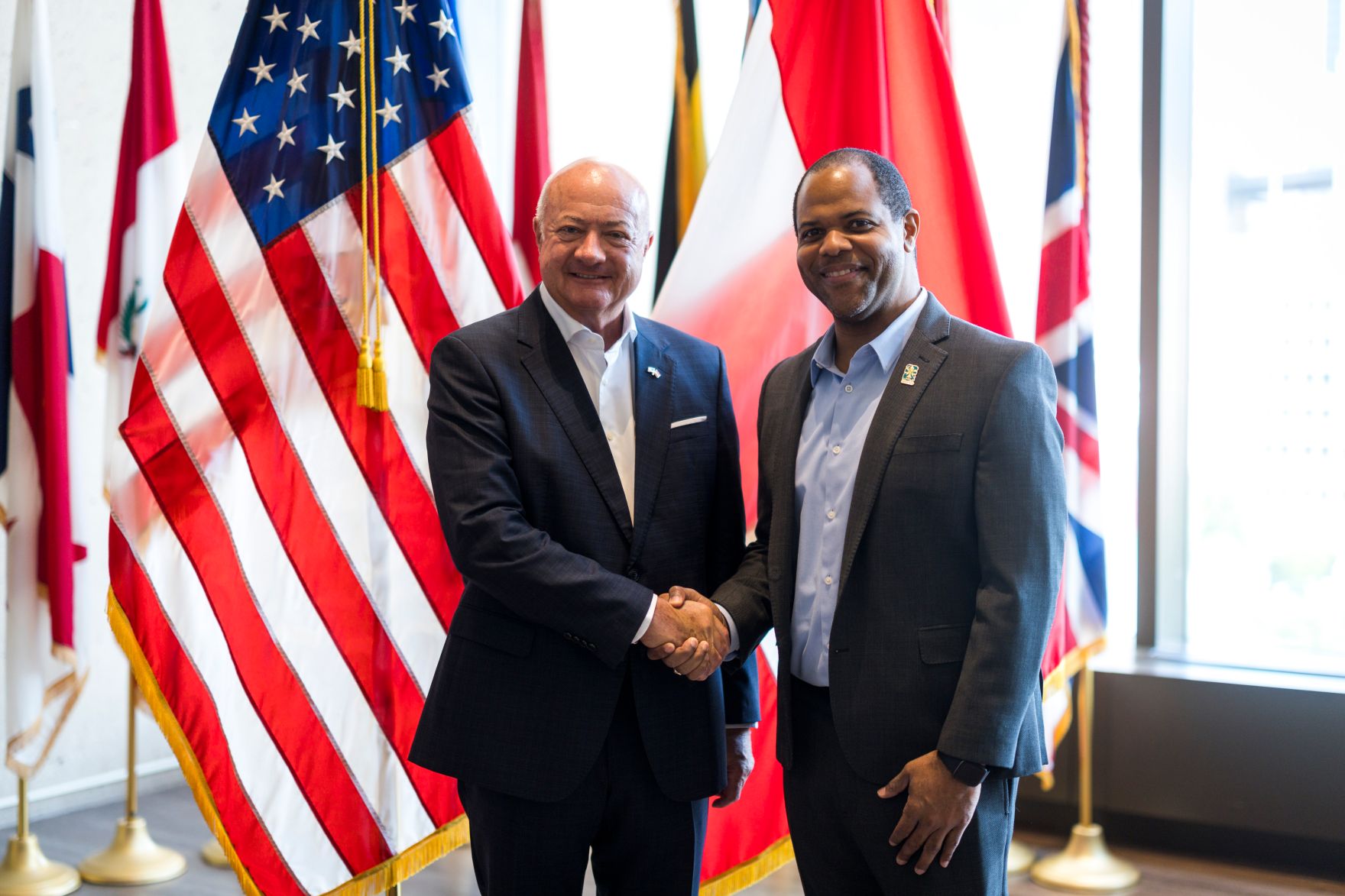 Am 20. Juni 2026 reiste Bundeskanzler Christian Stocker (l.) zu einem mehrt&auml;gigem Arbeitsbesuch nach Texas. Im Bild bei einem Arbeitstreffen mit dem B&uuml;rgermeister von Dallas Eric Johnson (r.).