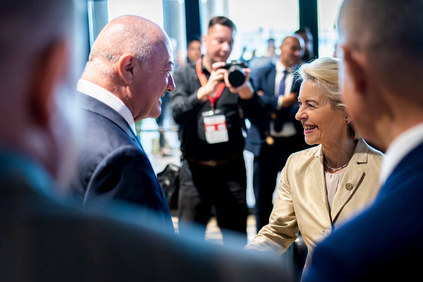 Am 25. Juni 2026 nahm Bundeskanzler Christian Stocker (l.) an der Ukraine Recovery Konferenz in Danzig teil. Im Bild mit Ursula von der Leyen (r.), Pr&auml;sidentin der Europ&auml;ischen Kommission.