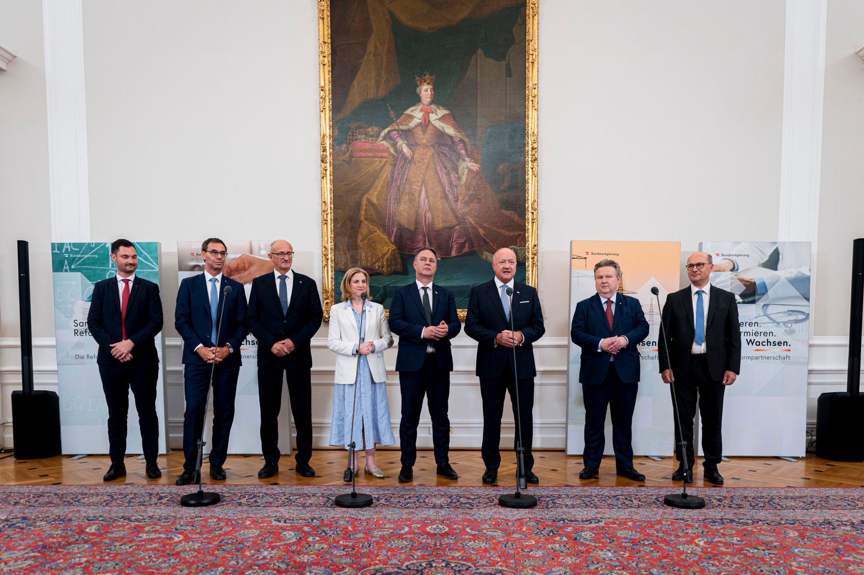 Am 01. Juli 2026 nahm Bundeskanzler Christian Stocker (3.v.r.) an einer Pressekonferenz zur Reformpartnerschaft teil. Im Bild v. l. Landesrat Peter Reichmann, Landeshauptmann Markus Wallner, Landeshauptmann Anton Mattle, Bundesministerin Beate Meinl-Reisinger, Vizekanzler Andreas Babler, Landeshauptmann Michael Ludwig, Gemeindebundpr&auml;sident Johannes Pressl.