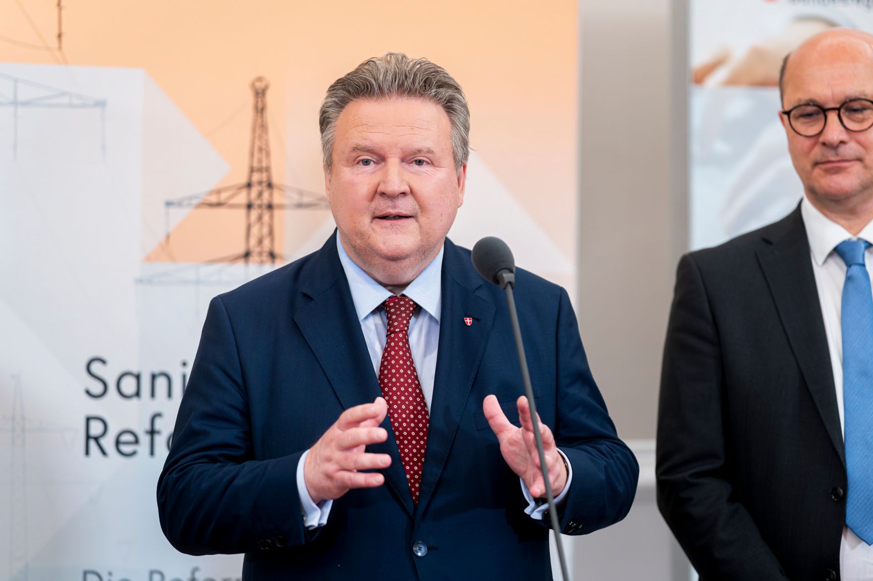 Am 01. Juli 2026 nahm Bundeskanzler Christian Stocker an einer Pressekonferenz zur Reformpartnerschaft teil. Im Bild Landeshauptmann Michael Ludwig.
