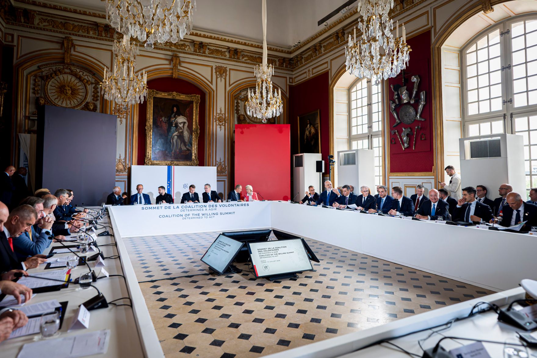 Am 13. Juli 2026 reiste Bundeskanzler Christian Stocker zu einem mehrt&auml;gigen Arbeitsbesuch nach Paris. Im Bild beim Treffen der Koalition der Willigen.