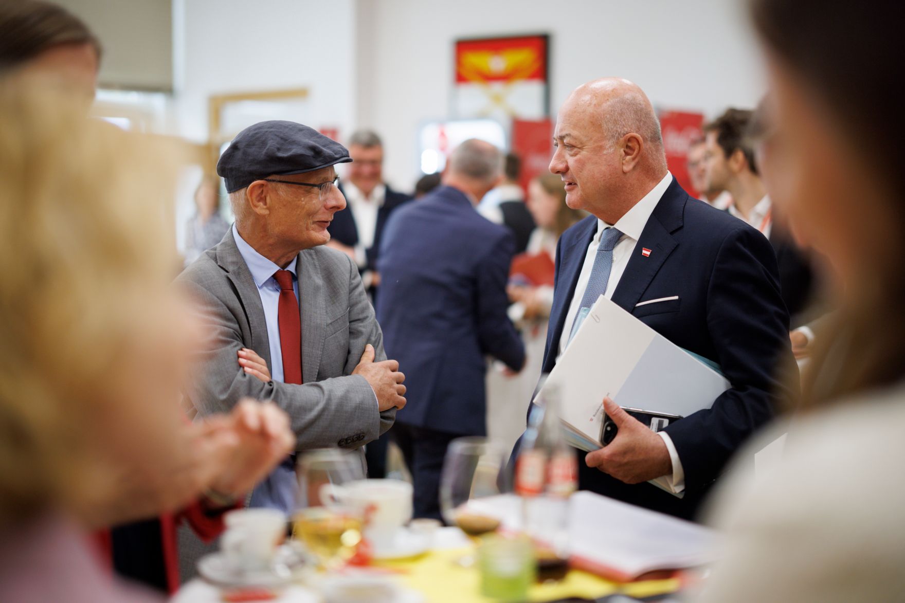Am 27. Juli 2026 fand der Sommerministerrat der &Ouml;sterreichischen Bundesregierung in der Schwarzenberg-Kaserne statt. Im Bild Bundeskanzler Christian Stocker mit Bundesminister Markus Marterbauer.