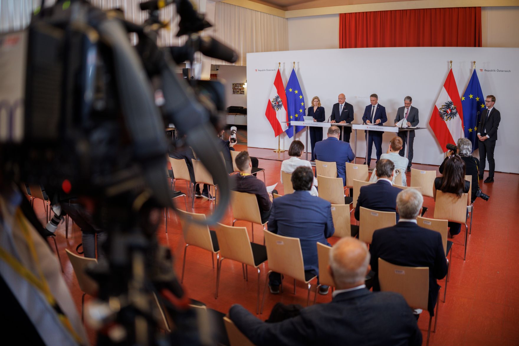 Am 27. Juli 2026 fand der Sommerministerrat der &Ouml;sterreichischen Bundesregierung in der Schwarzenberg-Kaserne statt. Im Bild bei der Pressekonferenz.