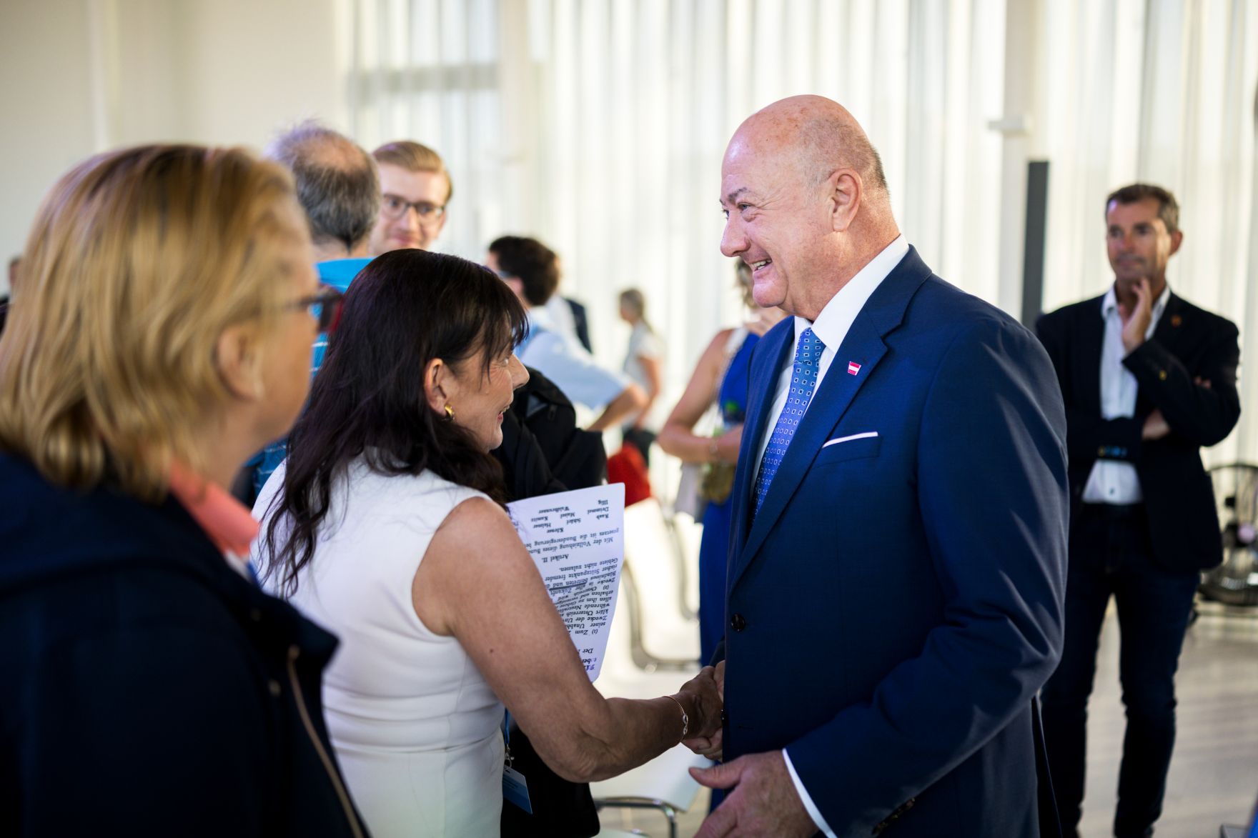 Am 28. Juli 2026 lud Bundeskanzler Christian Stocker (r.) zur Veranstaltung "&Ouml;sterreich im Gespr&auml;ch" in Wien.