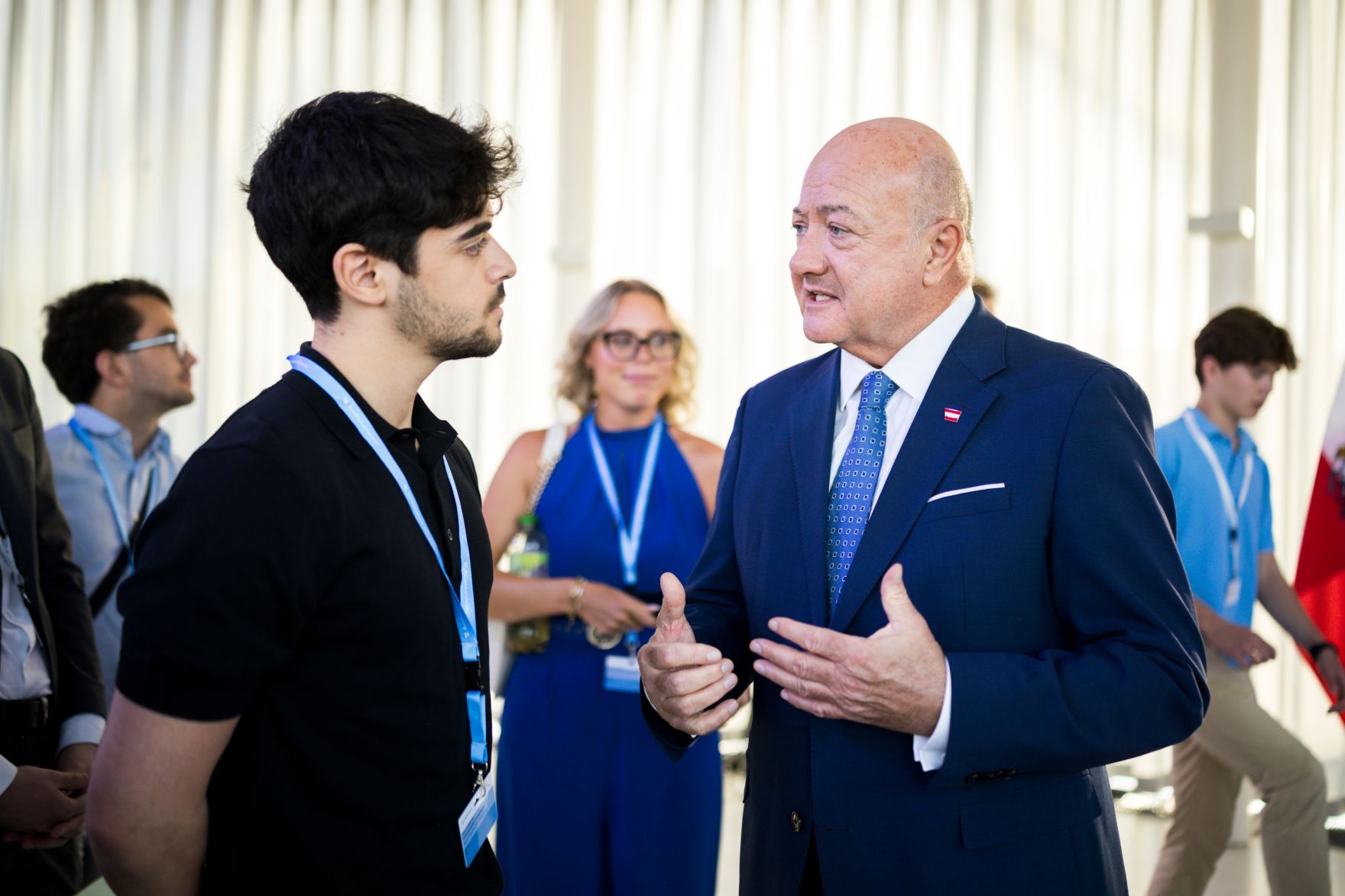 Am 28. Juli 2026 lud Bundeskanzler Christian Stocker (r.) zur Veranstaltung "&Ouml;sterreich im Gespr&auml;ch" in Wien.