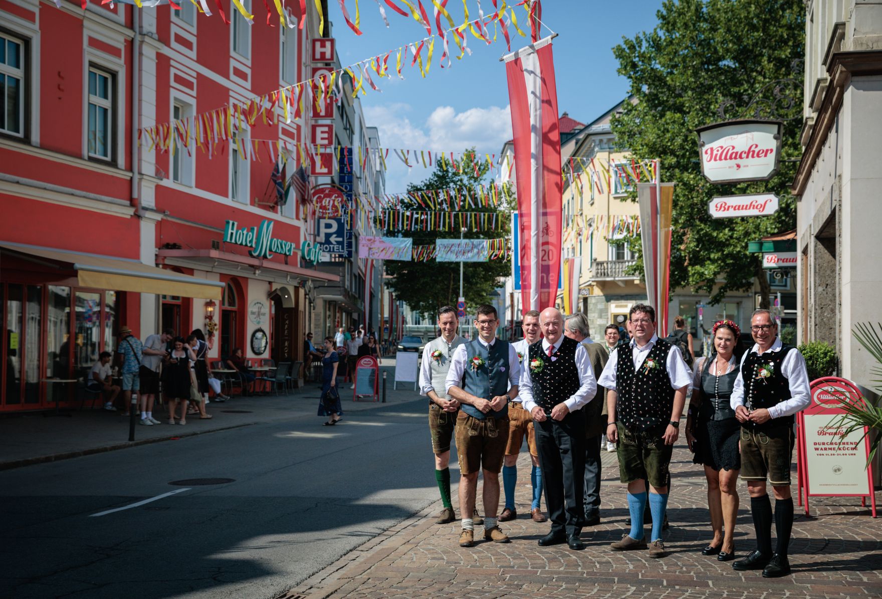 Am 30. Juli 2026 besuchte Bundeskanzler Christian Stocker (4.v.r.) im Rahmen seines Bundesl&auml;ndertages in K&auml;rnten den Villacher Kirchtag.