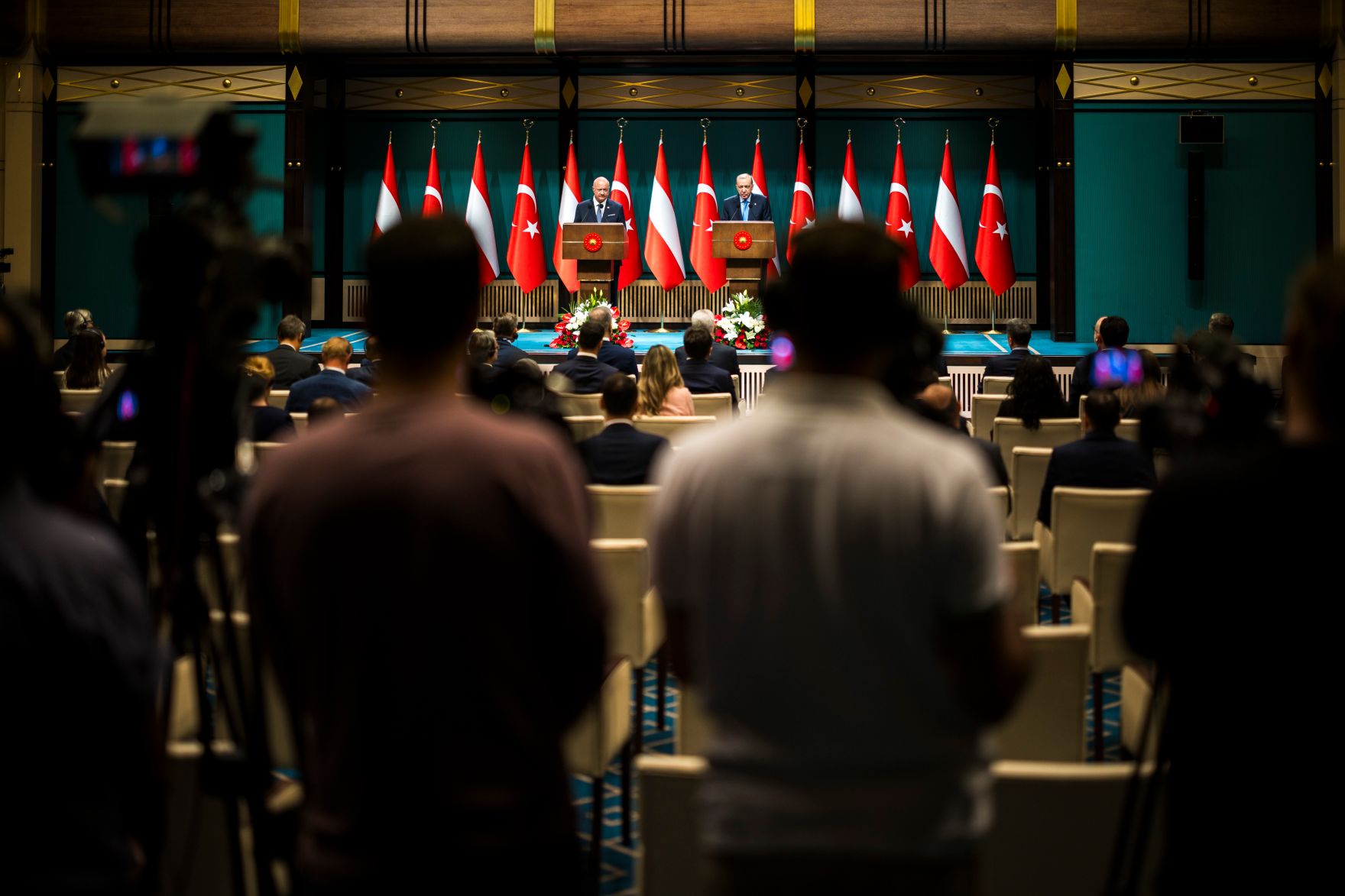 Am 10. August 2026 reiste Bundeskanzler Christian Stocker (l.) zu einem Arbeitsbesuch nach Ankara. Im Bild bei einer gemeinsamen Pressekonferenz mit dem Pr&auml;sident der Republik T&uuml;rkei Recep Tayyip Erdoğan (r.).