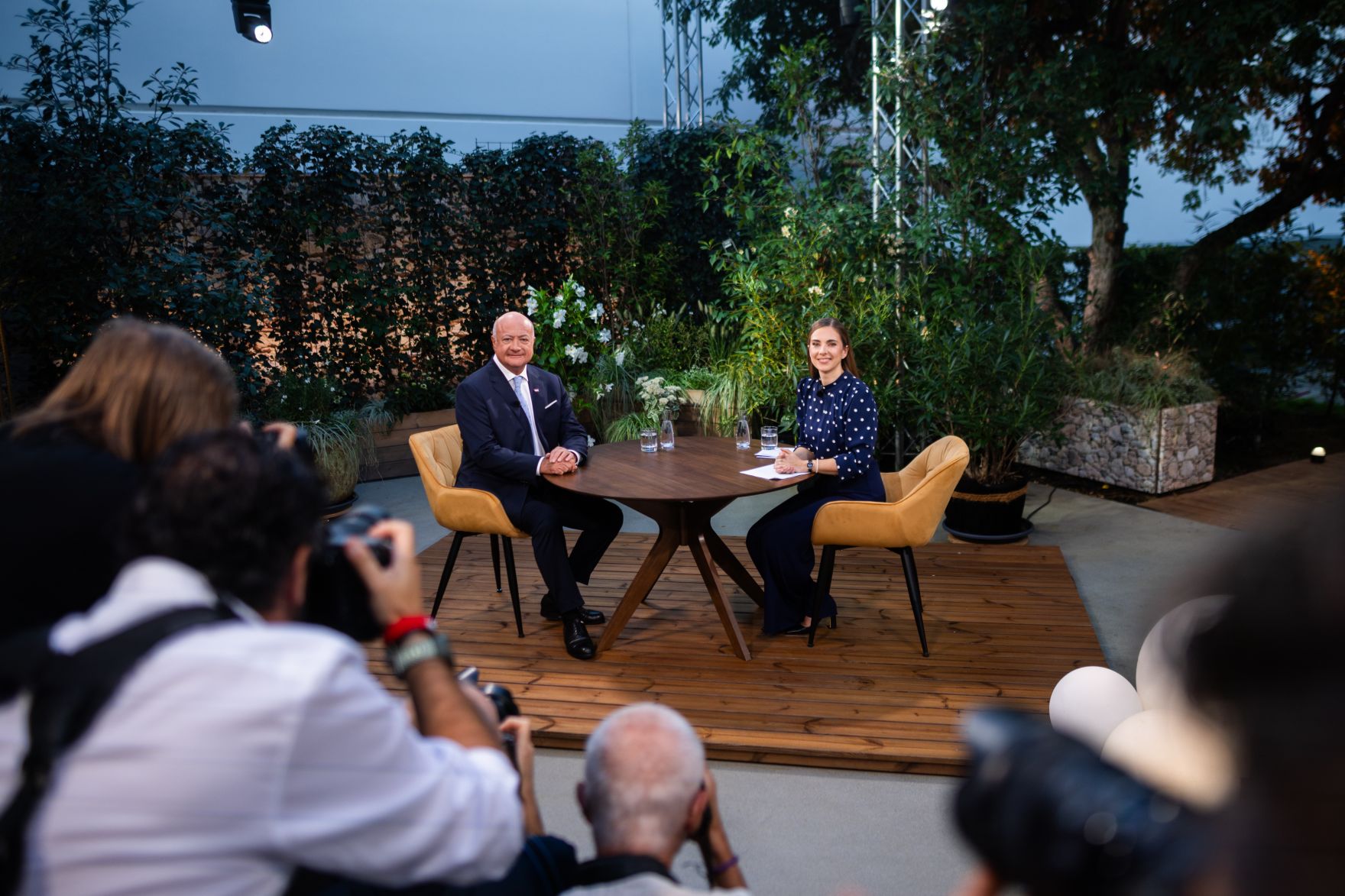 Am 31. August 2026 war Bundeskanzler Christian Stocker (l.) zu Gast beim ORF-Sommergespr&auml;ch. Im Bild mit Moderatorin Simone Stribl (r.).