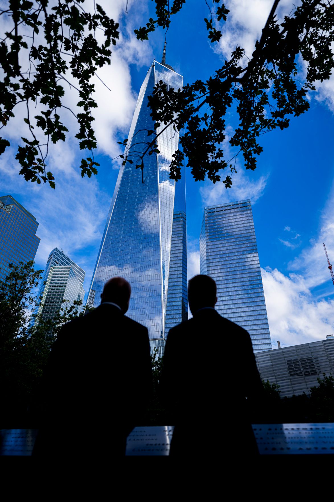 Am 21. September reiste Bundeskanzler Christian Stocker zu einem mehrt&auml;gigen Arbeitsbesuch nach New York. Im Bild beim Besuch der 9/11 Gedenkst&auml;tte und Kranzniederlegung.