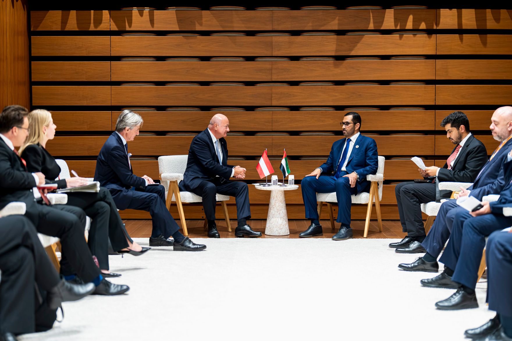 Am 21. September reiste Bundeskanzler Christian Stocker (l.) zu einem mehrt&auml;gigen Arbeitsbesuch nach New York. Im Bild mit dem Minister f&uuml;r Industrie und Fortschrittstechnologie der Vereinigten Arabischen Emirate Sultan Ahmed Al Jaber (r.).