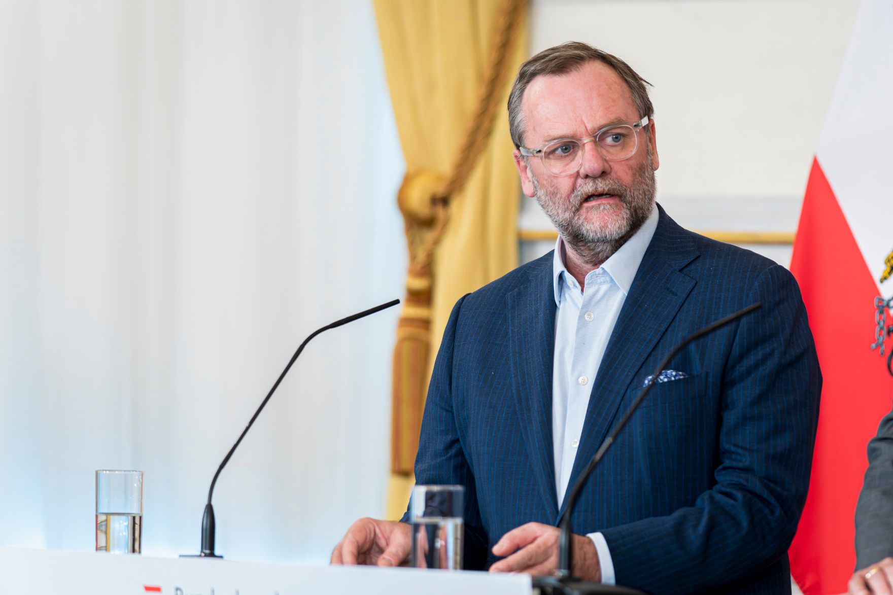 Am 14. Oktober 2026 nahmen Bundeskanzler Christian Stocker, Bundesminister Peter Hanke, Bundesminister Wolfgang Hattmannsdorfer, Staatssekret&auml;r Josef Schellhorn (im Bild), VERBUND-Vorstandvorsitzender Michael Strugl und &Ouml;BB-Vorst&auml;ndin Manuela Waldner eine Pressekonferenz zur Unterzeichnung der &bdquo;Made in Europe Declaration&ldquo; teil.