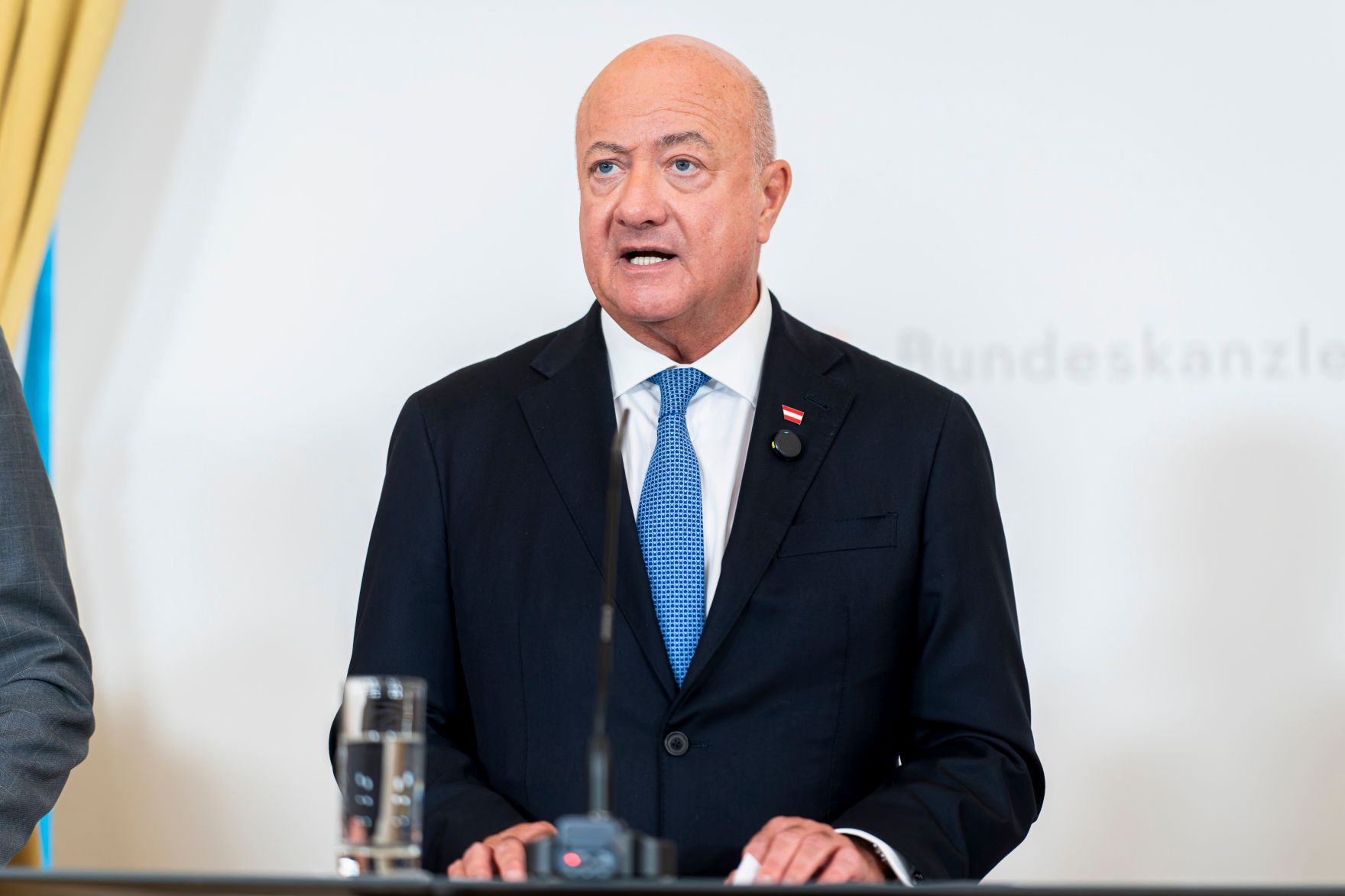 Am 14. Oktober 2026 nahmen Bundeskanzler Christian Stocker (im Bild), Bundesminister Peter Hanke, Bundesminister Wolfgang Hattmannsdorfer, Staatssekret&auml;r Josef Schellhorn, VERBUND-Vorstandvorsitzender Michael Strugl und &Ouml;BB-Vorst&auml;ndin Manuela Waldner an einer Pressekonferenz zur Unterzeichnung der &bdquo;Made in Europe Declaration&ldquo; teil.