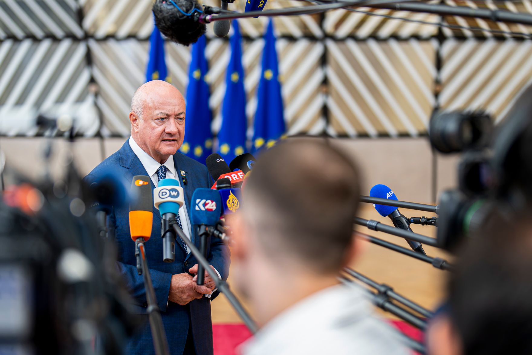 Am 15. Oktober 2026 nahm Bundeskanzler Christian Stocker an dem Treffen der EU-Staats- und Regierungschefs in Br&uuml;ssel teil. Im Bild beim Doorstep.