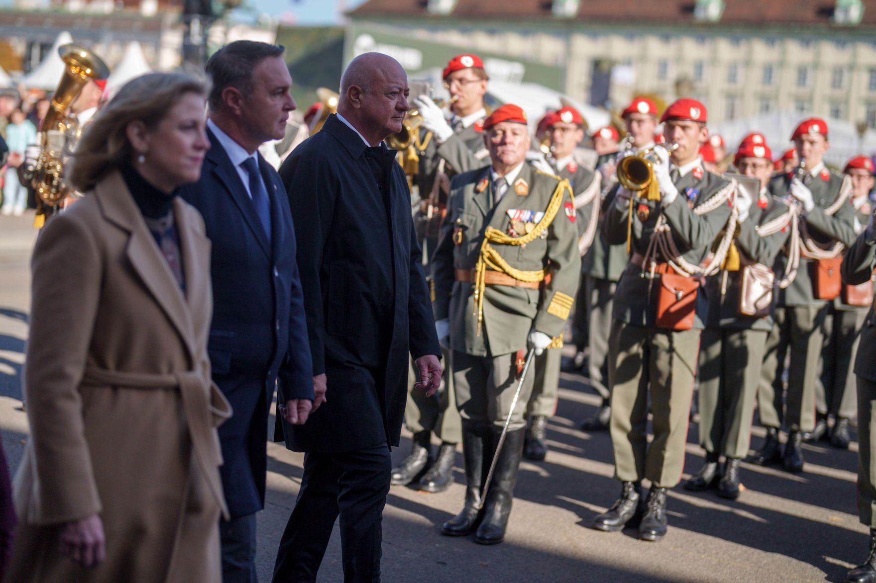 Am 26. Oktober 2026 fanden anl&auml;sslich des Nationalfeiertages Feierlichkeiten am Wiener Heldenplatz statt. Im Bild (v.l.n.r.) Bundesministerin Beate Meinl-Reisinger, Vizekanzler Andreas Babler und Bundeskanzler Christian Stocker.