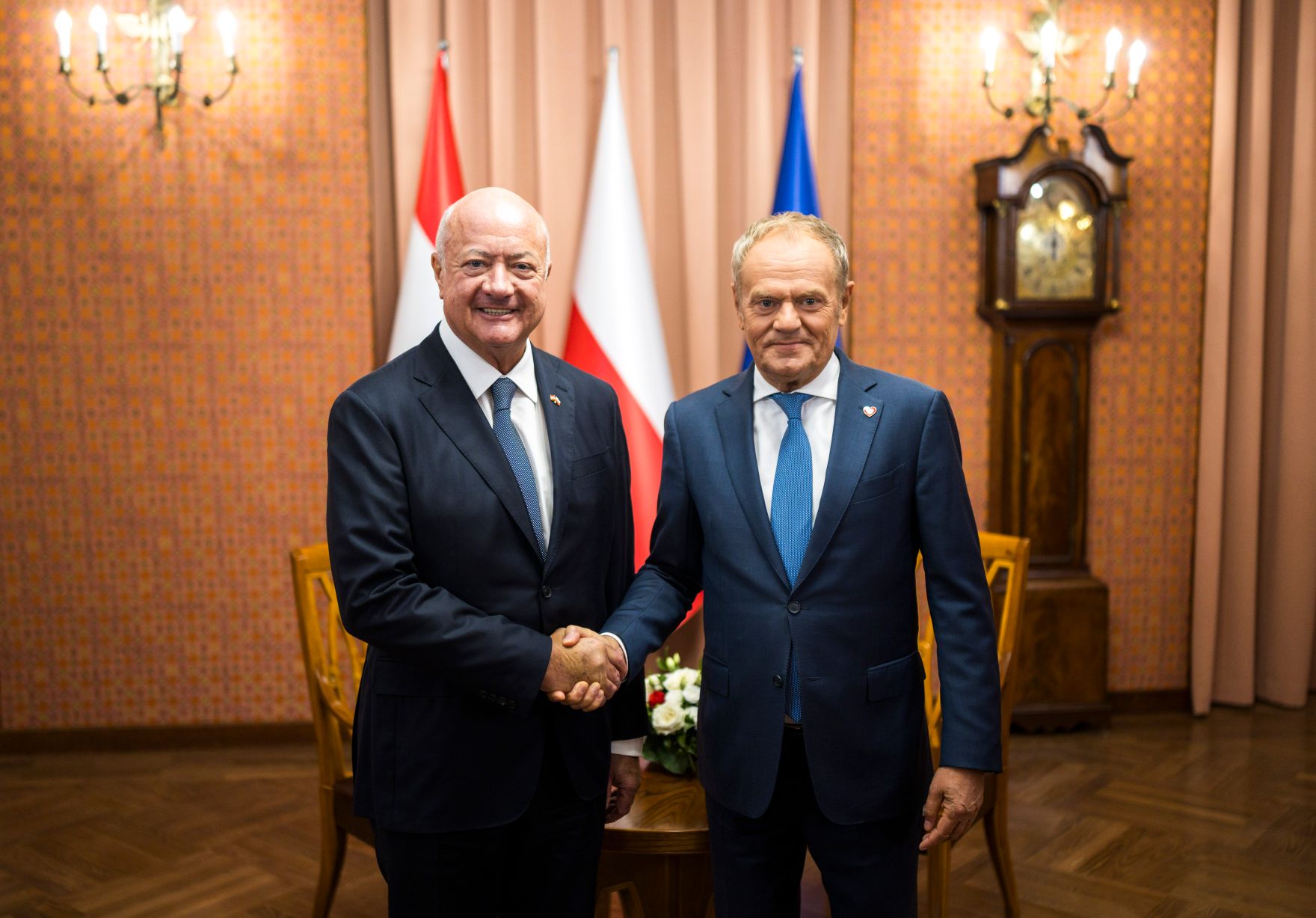 Am 17. September 2026 reiste Bundeskanzler Christian Stocker (l.) zu einem Arbeitsbesuch nach Warschau. Im Bild mit dem Premierminister von Polen Donald Tusk (r.).