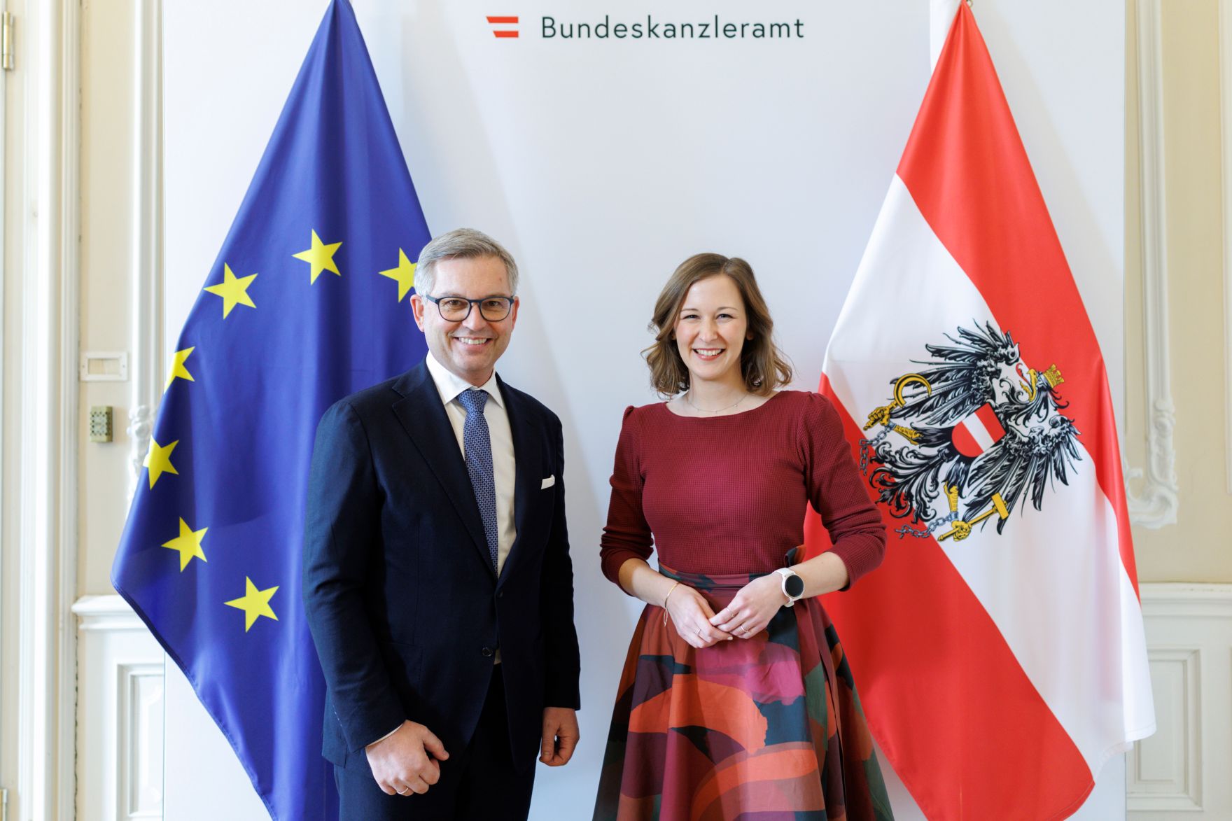 Am 17. M&auml;rz 2025 empfing Bundesministerin Claudia Plakolm (r.) den EU-Kommissar f&uuml;r Inneres und Migration Magnus Brunner (l.) zu einem Gespr&auml;ch.
