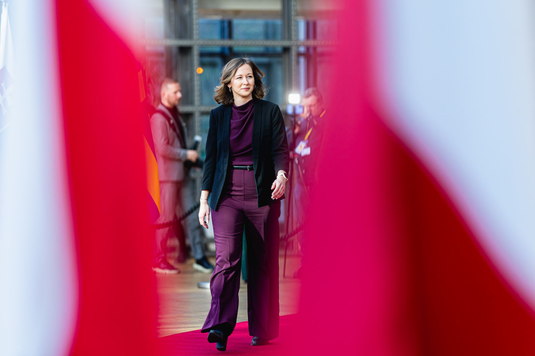 Am 18. M&auml;rz 2025 reiste Bundesministerin Claudia Plakolm nach Br&uuml;ssel und nahm am Rat f&uuml;r &bdquo;Allgemeine Angelegenheiten&ldquo; der Europ&auml;ischen Union in Br&uuml;ssel teil. Im Bild beim Doorstep.