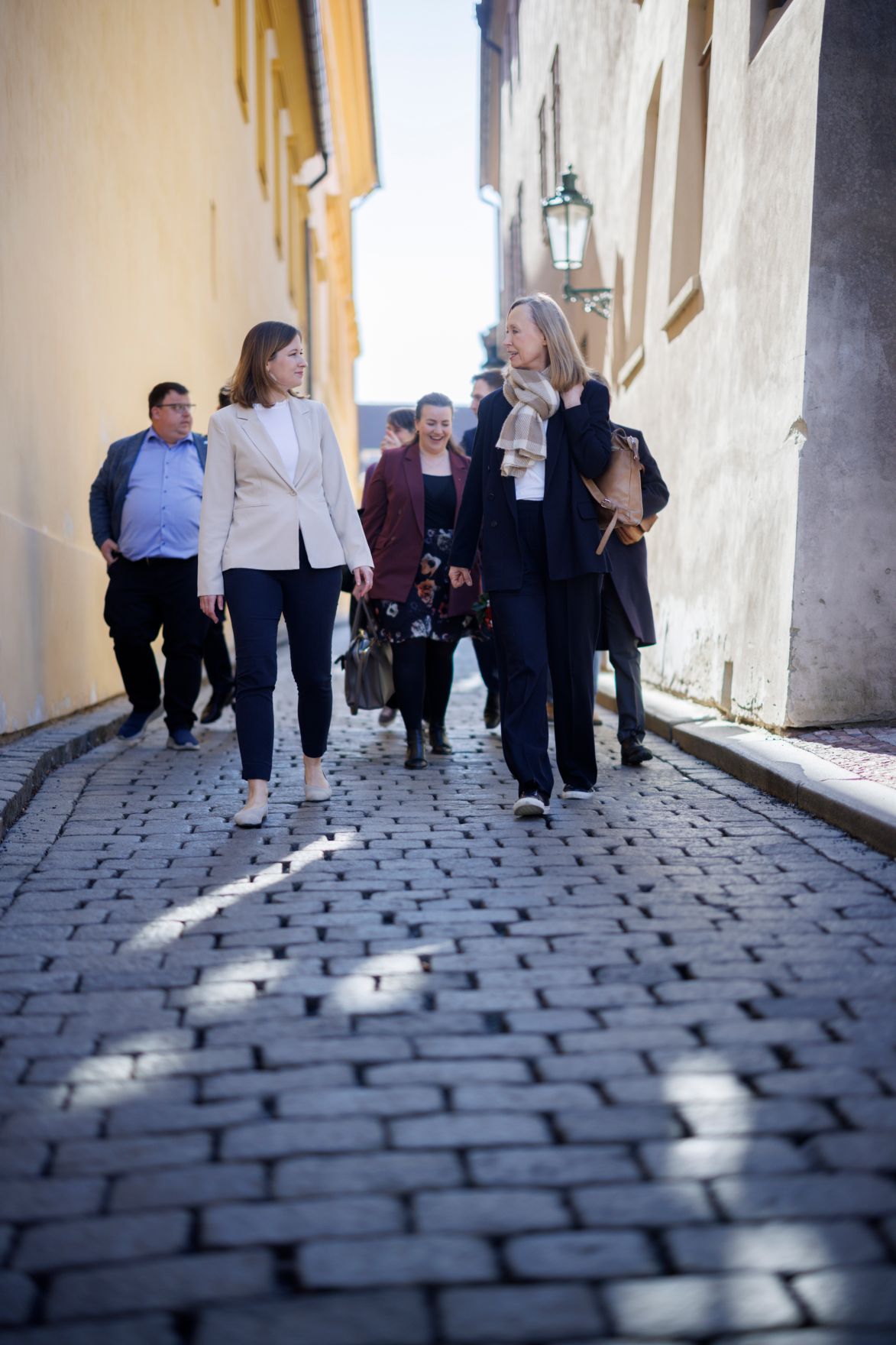 Am 20. M&auml;rz 2025 reiste Bundesministerin Claudia Plakolm (m.l.) zu einem Arbeitsbesuch nach Prag.
