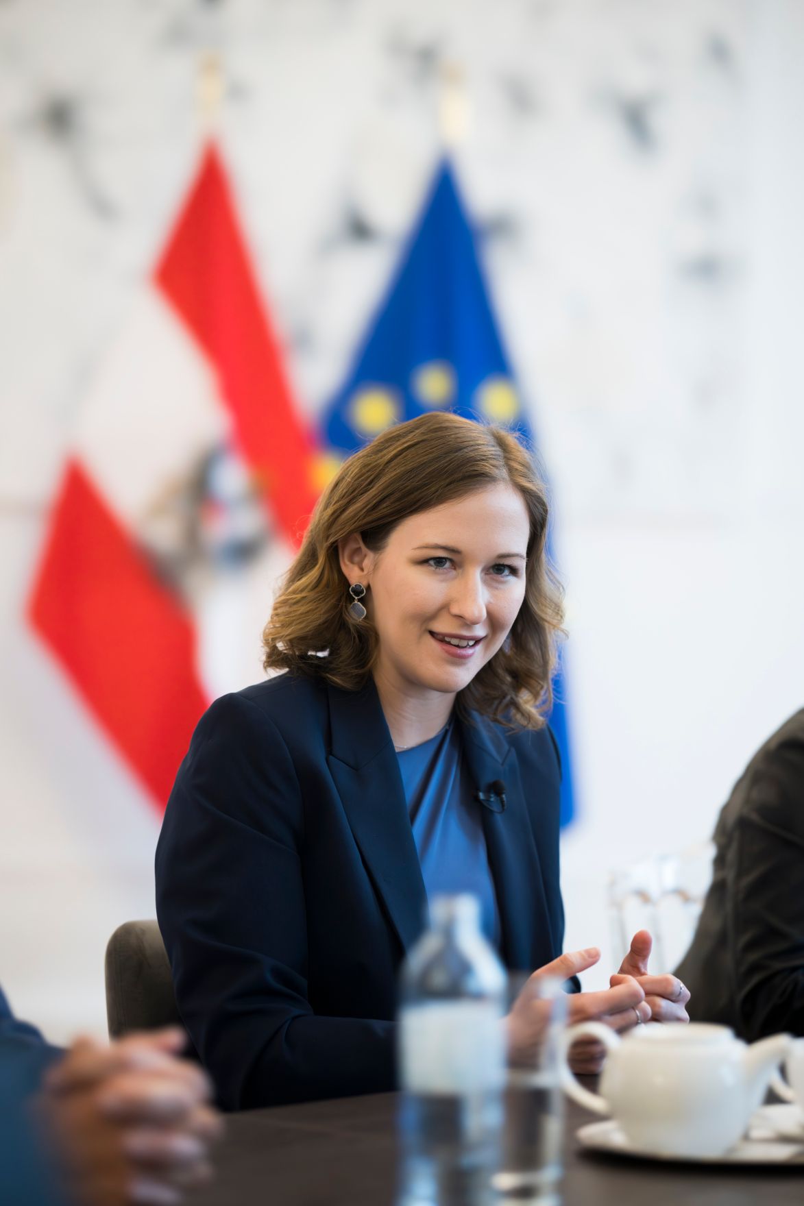 Am 25. April 2025 fand ein Pressegespr&auml;ch im Bundeskanzleramt mit Bundesministerin Claudia Plakolm (im Bild) statt.