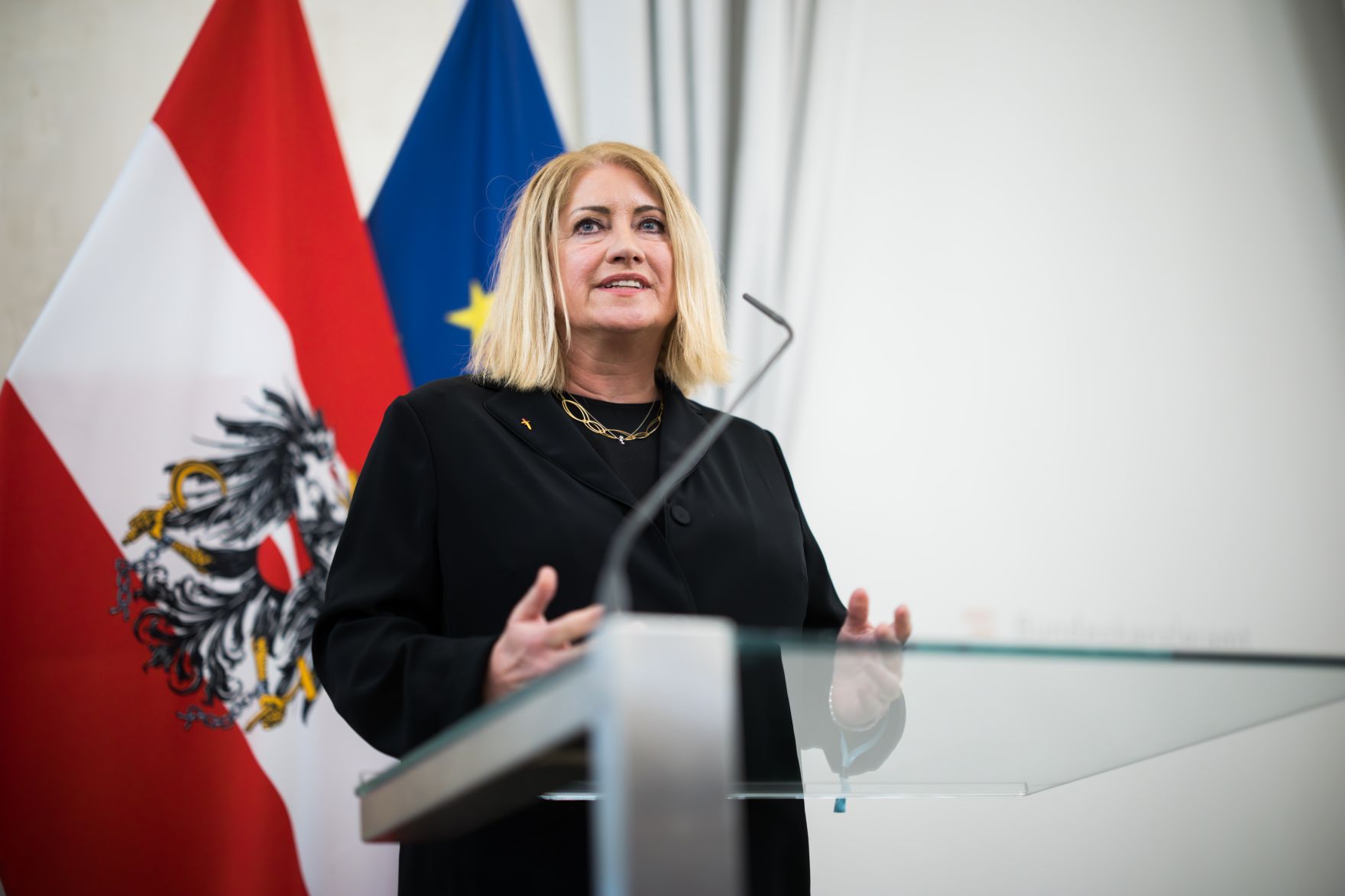 Am 6. Mai 2025 lud Bundesministerin Claudia Plakolm anl&auml;sslich des &bdquo;Empfang zur Osterzeit&ldquo; zahlreiche Vertreter der Kirchen und Religionsgesellschaften in &Ouml;sterreich, ins Bundeskanzleramt ein.