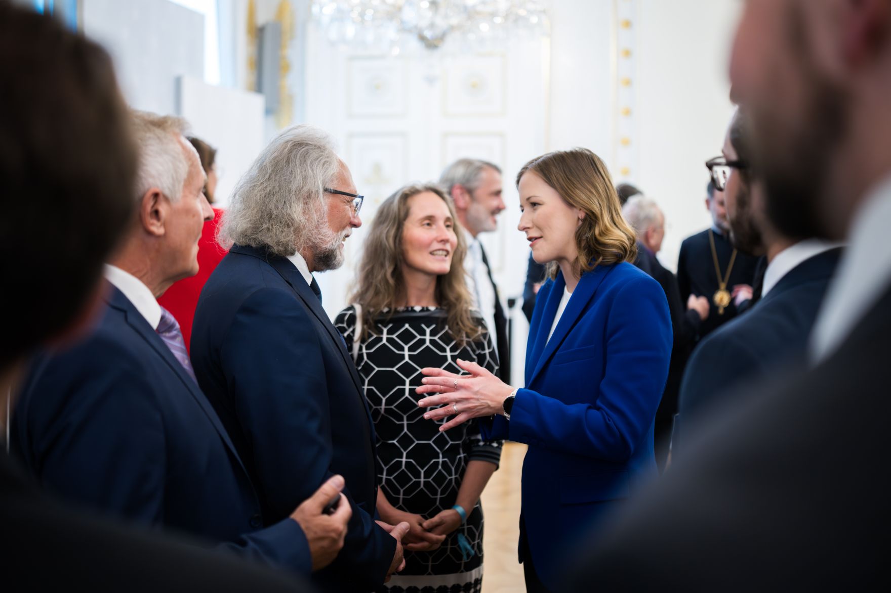 Am 6. Mai 2025 lud Bundesministerin Claudia Plakolm (r.) anl&auml;sslich des &bdquo;Empfang zur Osterzeit&ldquo; zahlreiche Vertreter der Kirchen und Religionsgesellschaften in &Ouml;sterreich, ins Bundeskanzleramt ein.
