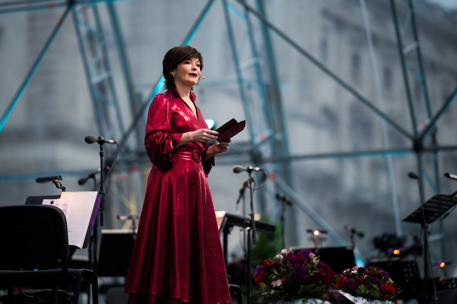 Am 8. Mai 2025 nahm Bundesministerin Claudia Plakolm am Fest der Freude am Wiener Heldenplatz teil.