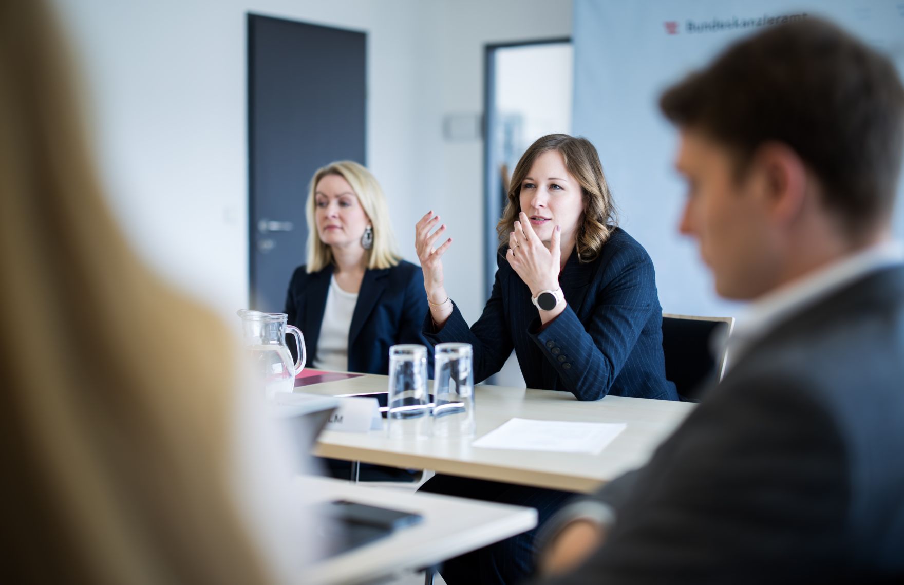 Am 14. Mai 2025 nahm Bundesministerin Claudia Plakolm (m.r.) an der Sitzung des Familienpolitischen Beirats teil.