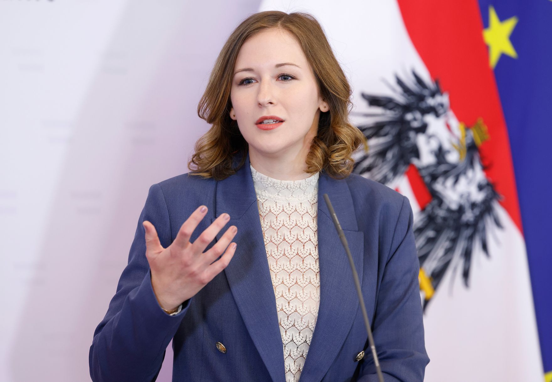 Am 15. Mai 2025 lud Bundesministerin Claudia Plakolm (im Bild) zu einem Presspoint zu den Schwerpunkten im Budget 2025/2026.
