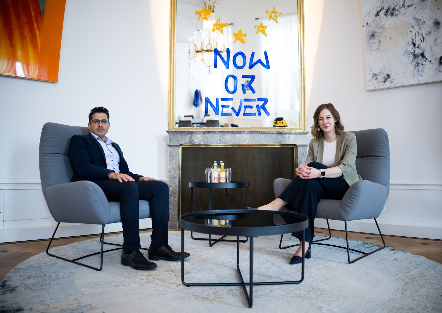 Am 28. Mai 2025 empfing Bundesministerin Claudia Plakolm (r.) Amichai Chikli, Minister f&uuml;r Diaspora-Angelegenheiten des Staates Israel (l.) zu einem Arbeitsgespr&auml;ch.