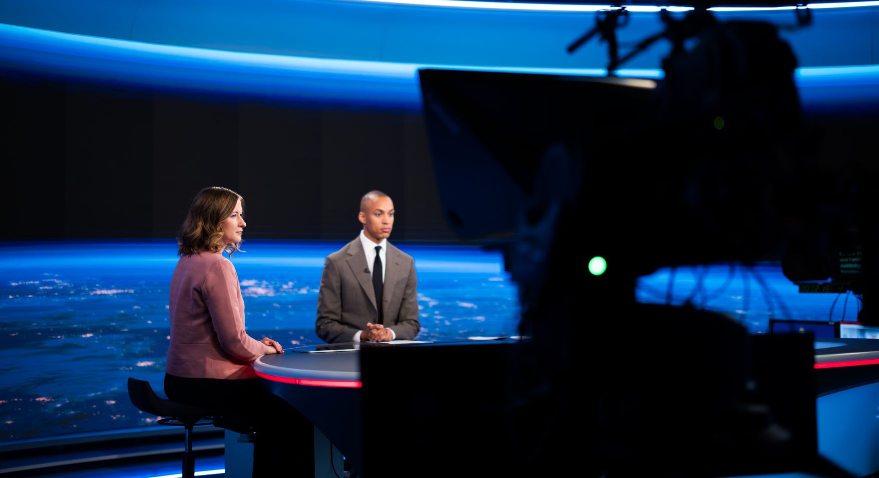 Am 28. Mai 2025 war Bundesministerin Claudia Plakolm (l.) zu Gast in der ZIB 2.