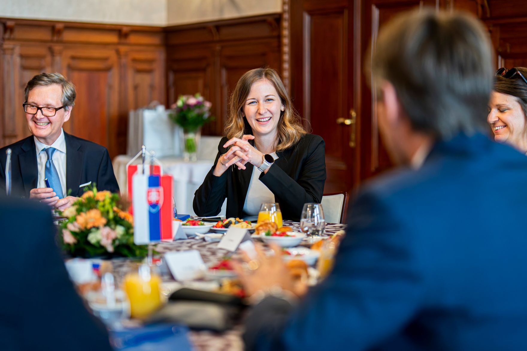 Am 1. Juli 2025 reiste Bundesministerin Claudia Plakolm (im Bild) zu einem Arbeitsbesuch nach Bratislava.