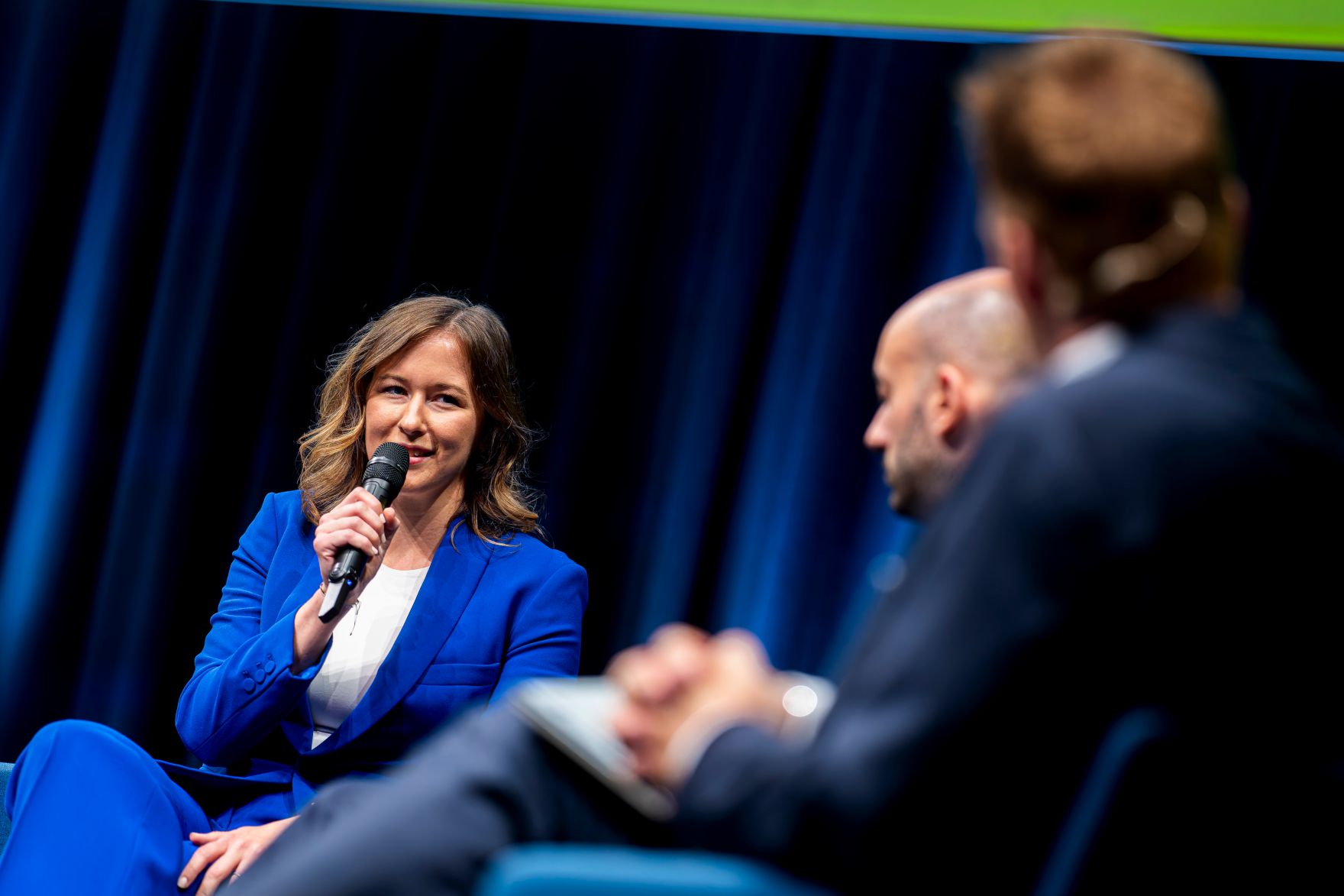 Am 24. Juli 2025 war Bundesministerin Claudia Plakolm (l.) im Zuge des Salzburg Summit in Salzburg.