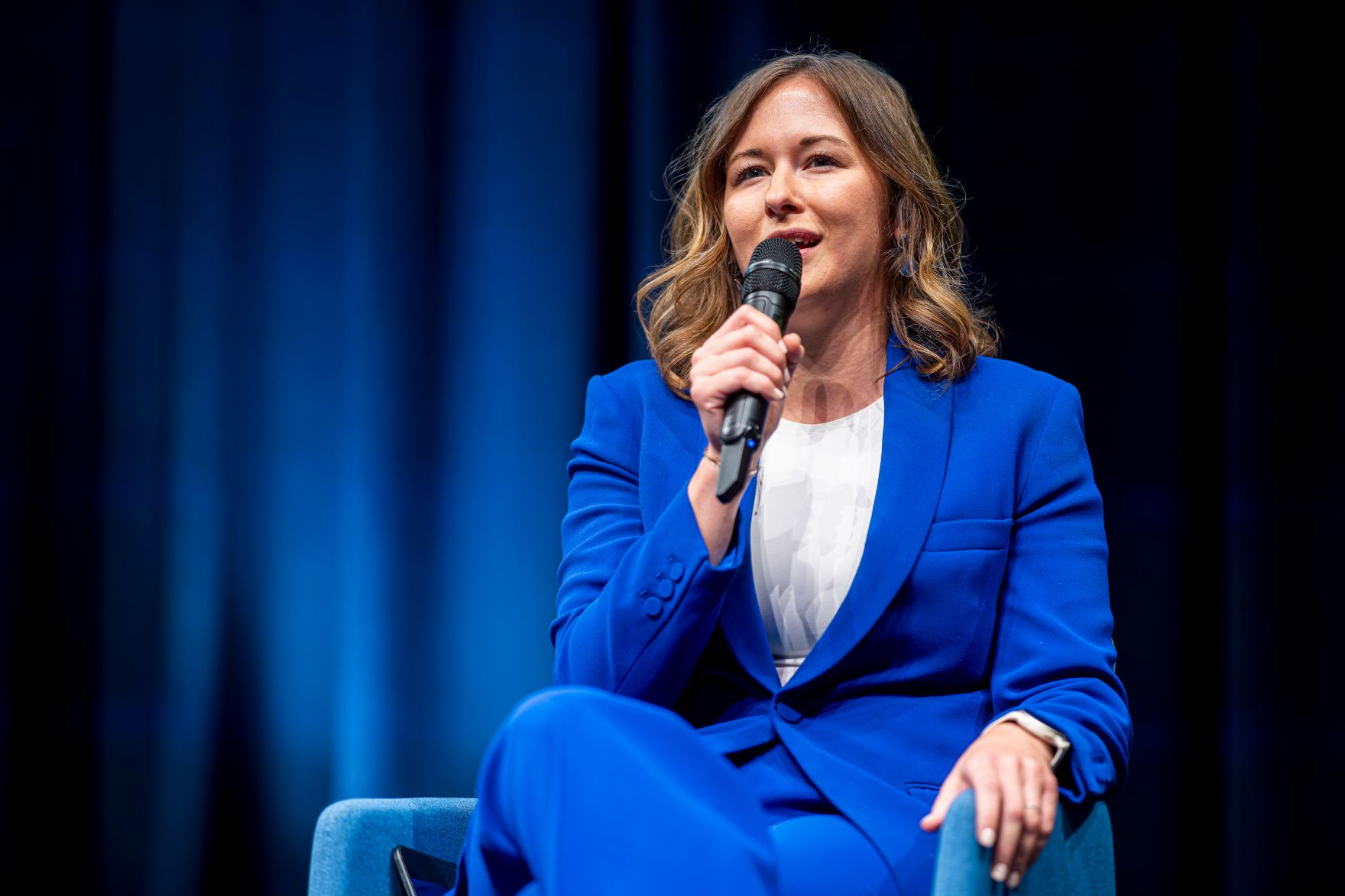 Am 24. Juli 2025 war Bundesministerin Claudia Plakolm (l.) im Zuge des Salzburg Summit in Salzburg.