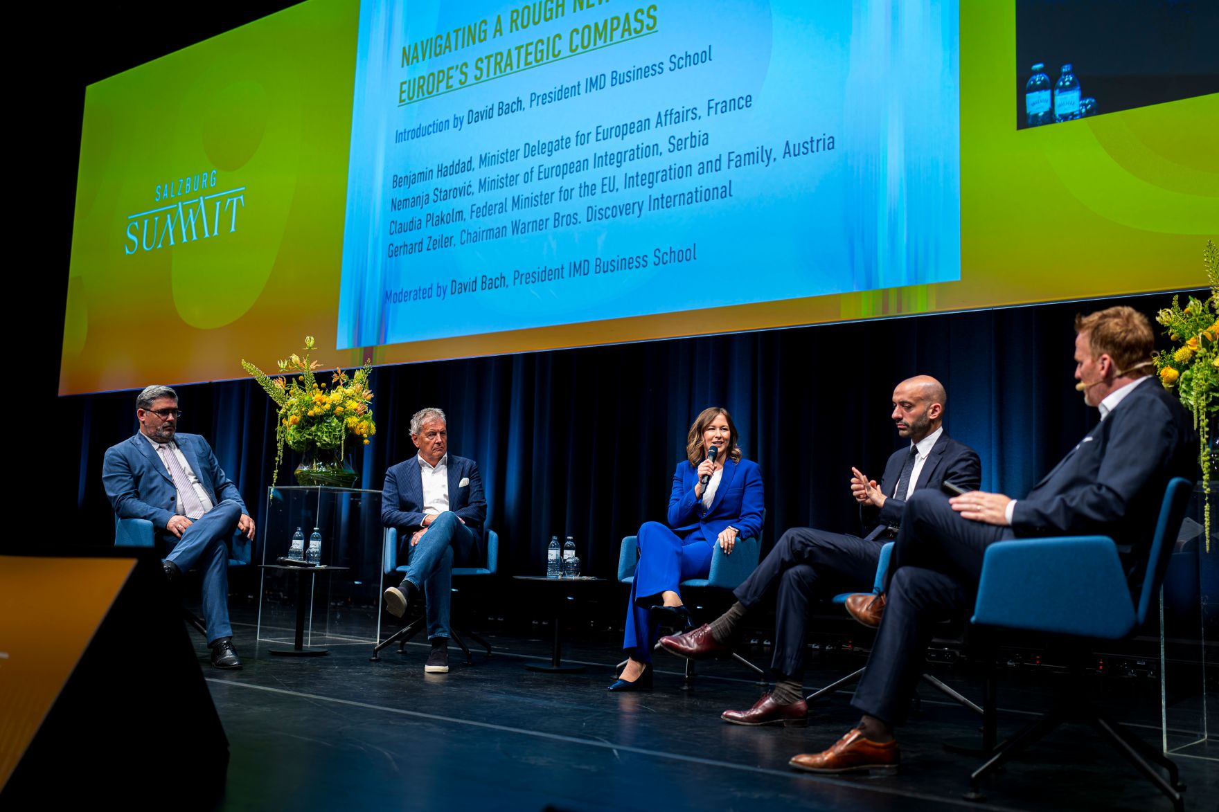 Am 24. Juli 2025 war Bundesministerin Claudia Plakolm (m.) im Zuge des Salzburg Summit in Salzburg.