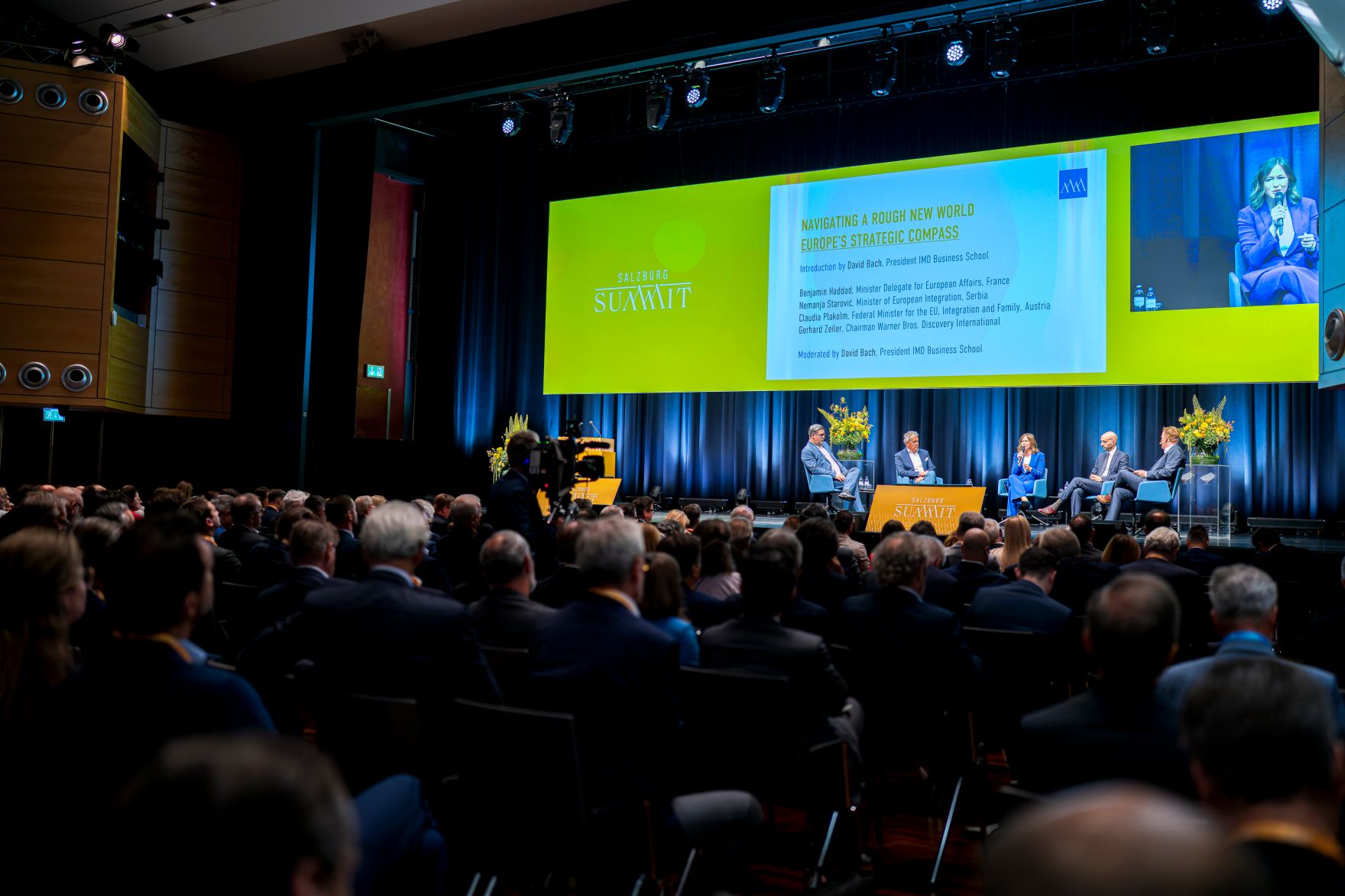 Am 24. Juli 2025 war Bundesministerin Claudia Plakolm (m.) im Zuge des Salzburg Summit in Salzburg.