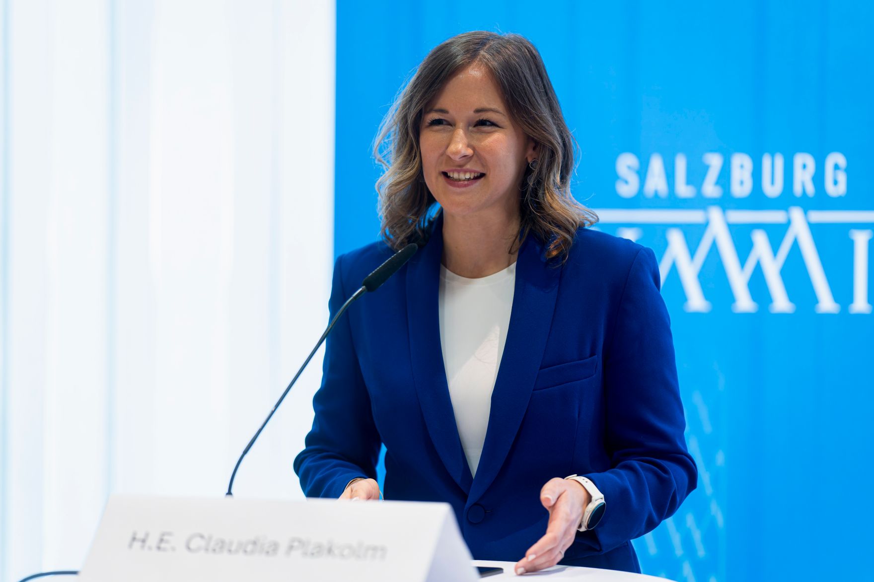 Am 24. Juli 2025 war Bundesministerin Claudia Plakolm (im Bild) im Zuge des Salzburg Summit in Salzburg.