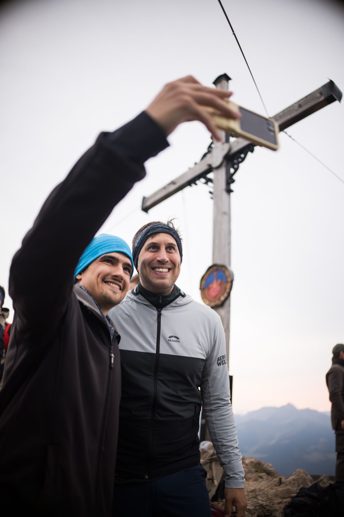 Am 27. August 2025 nahm Bundesministerin Claudia Plakolm gemeinsam mit Staatssekret&auml;r Alexander Pr&ouml;ll (m.) an der Gratlspitzwanderung teil.