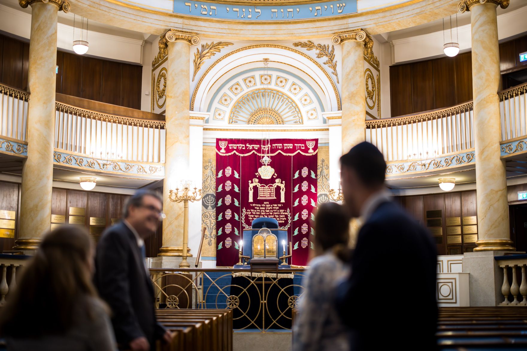 Am 1. September 2025 besuchte Bundesministerin Claudia Plakolm den Wiener Stadttempel.