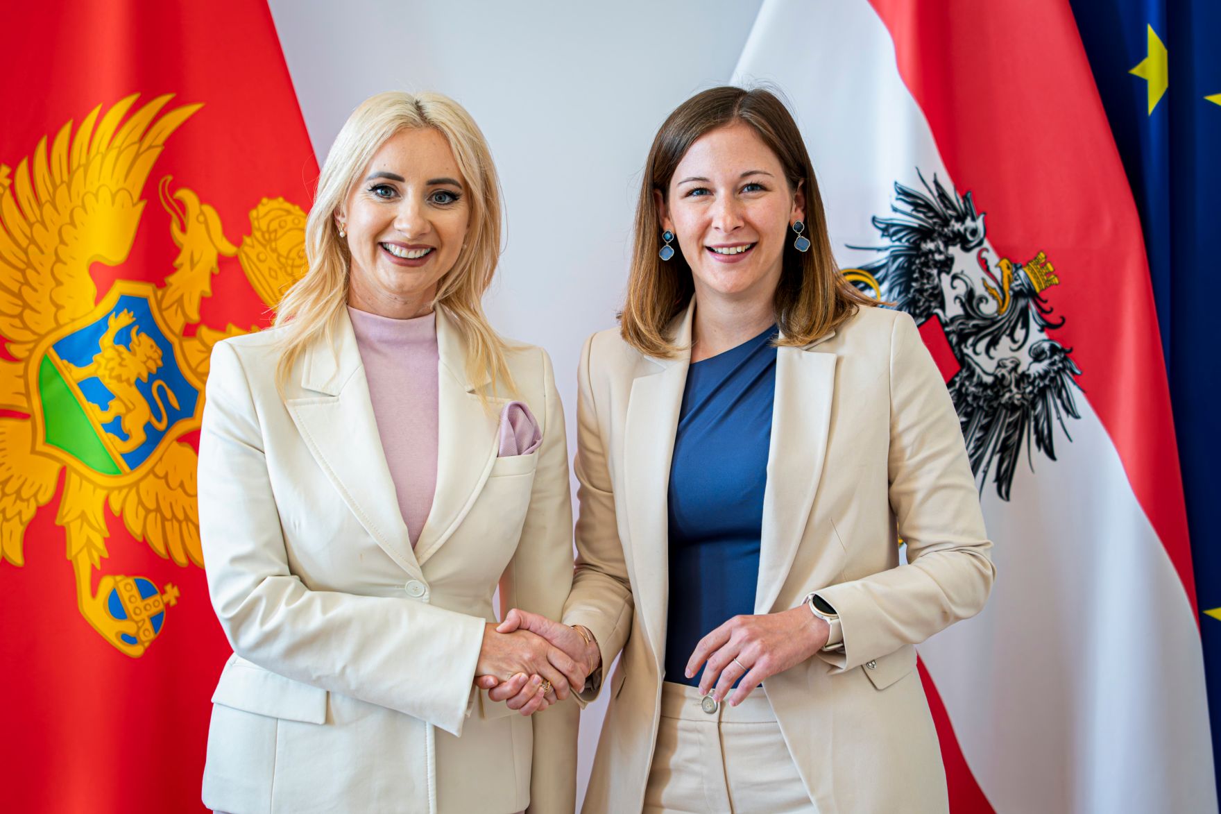 Am 8. September 2025 empfing Bundesministerin Claudia Plakolm (r.) die montenegrinische Ministerin f&uuml;r europ&auml;ische Angelegenheiten Maida Gorčevic (l.) zu einem Arbeitsgespr&auml;ch.
