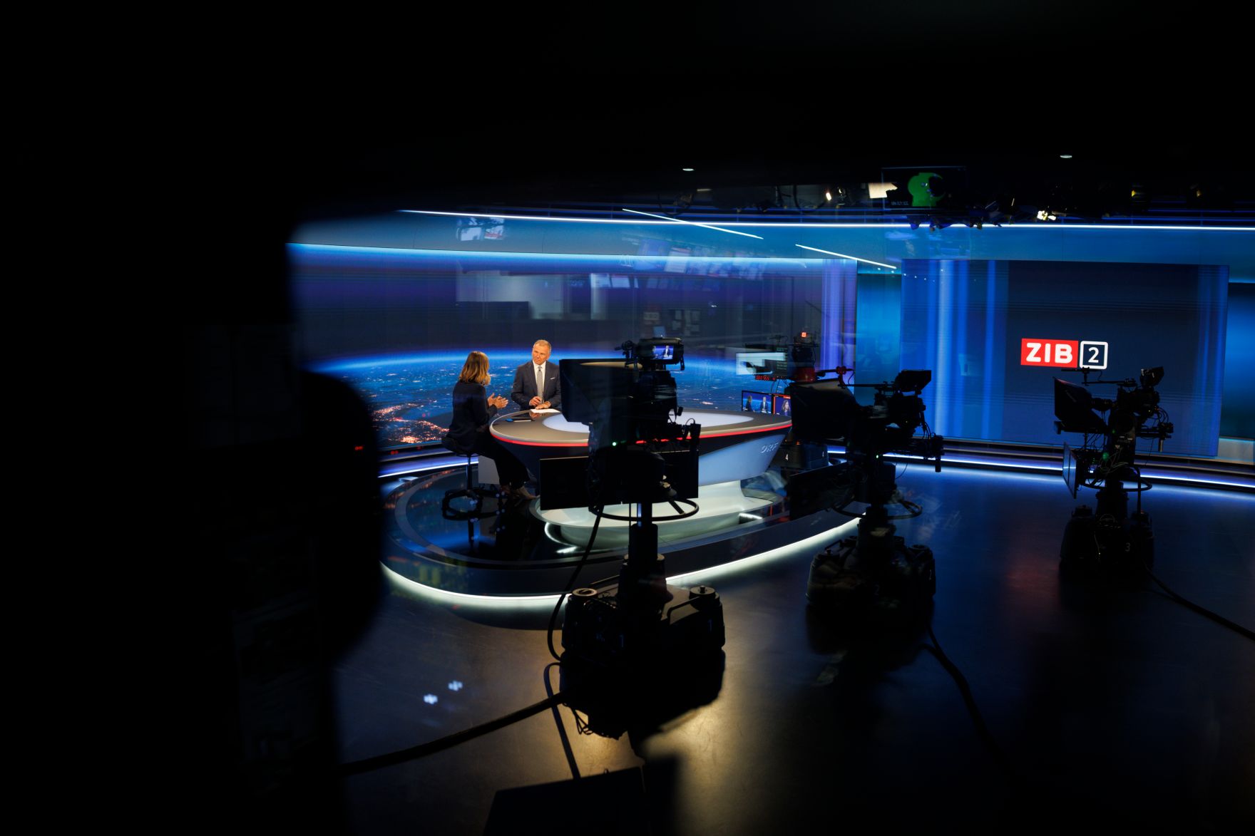 Am 10. September 2025 war Bundesministerin Claudia Plakolm (l.) zu Gast in der ZIB 2.