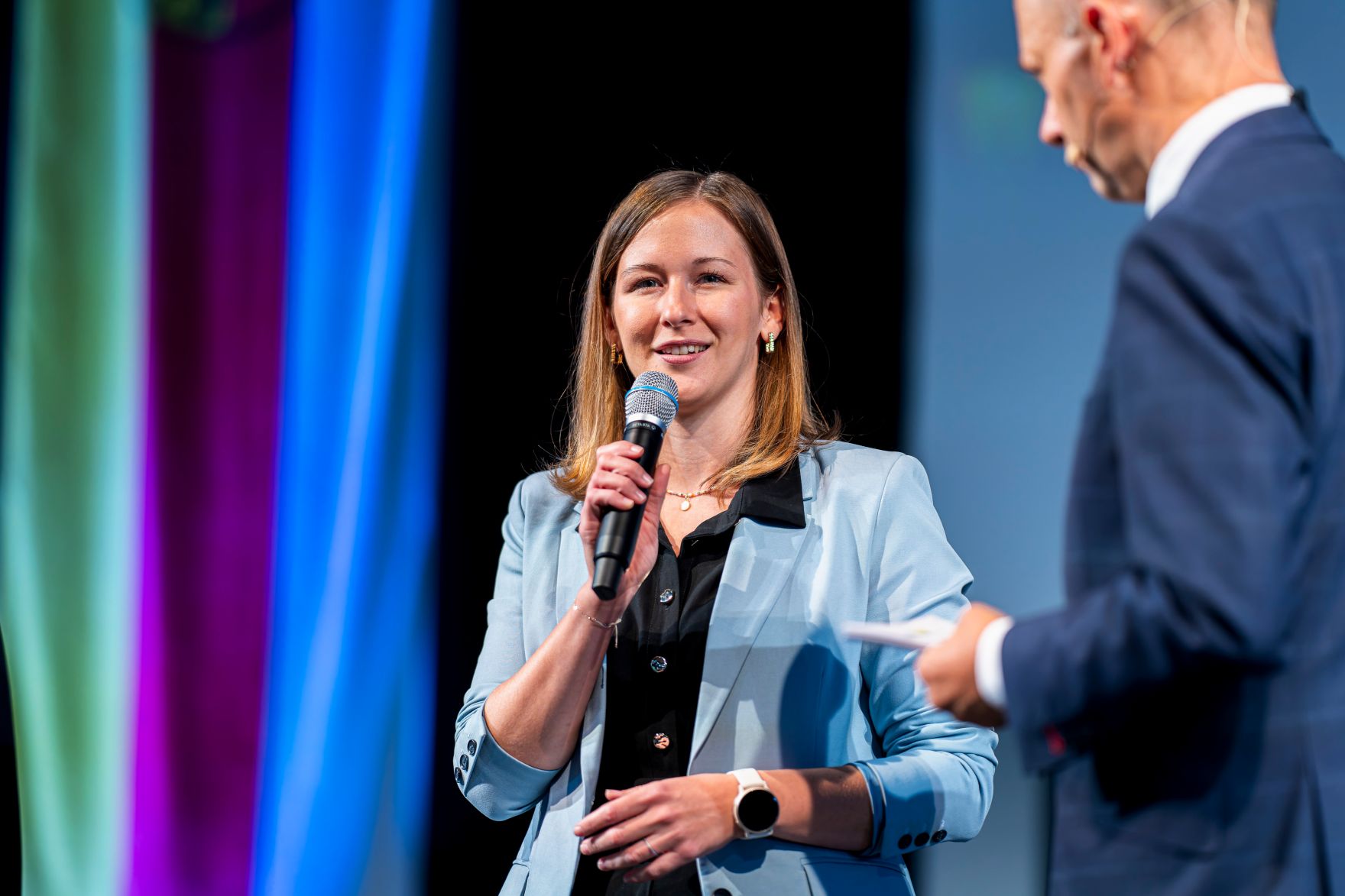 Am 25. August 2025 besuchte Bundesministerin Claudia Plakolm (im Bild) im Rahmen ihres Bundesl&auml;ndertages die K&auml;rntner Messen in Klagenfurt. Im Bild bei Verleihung des &Ouml;sterreichpreises.