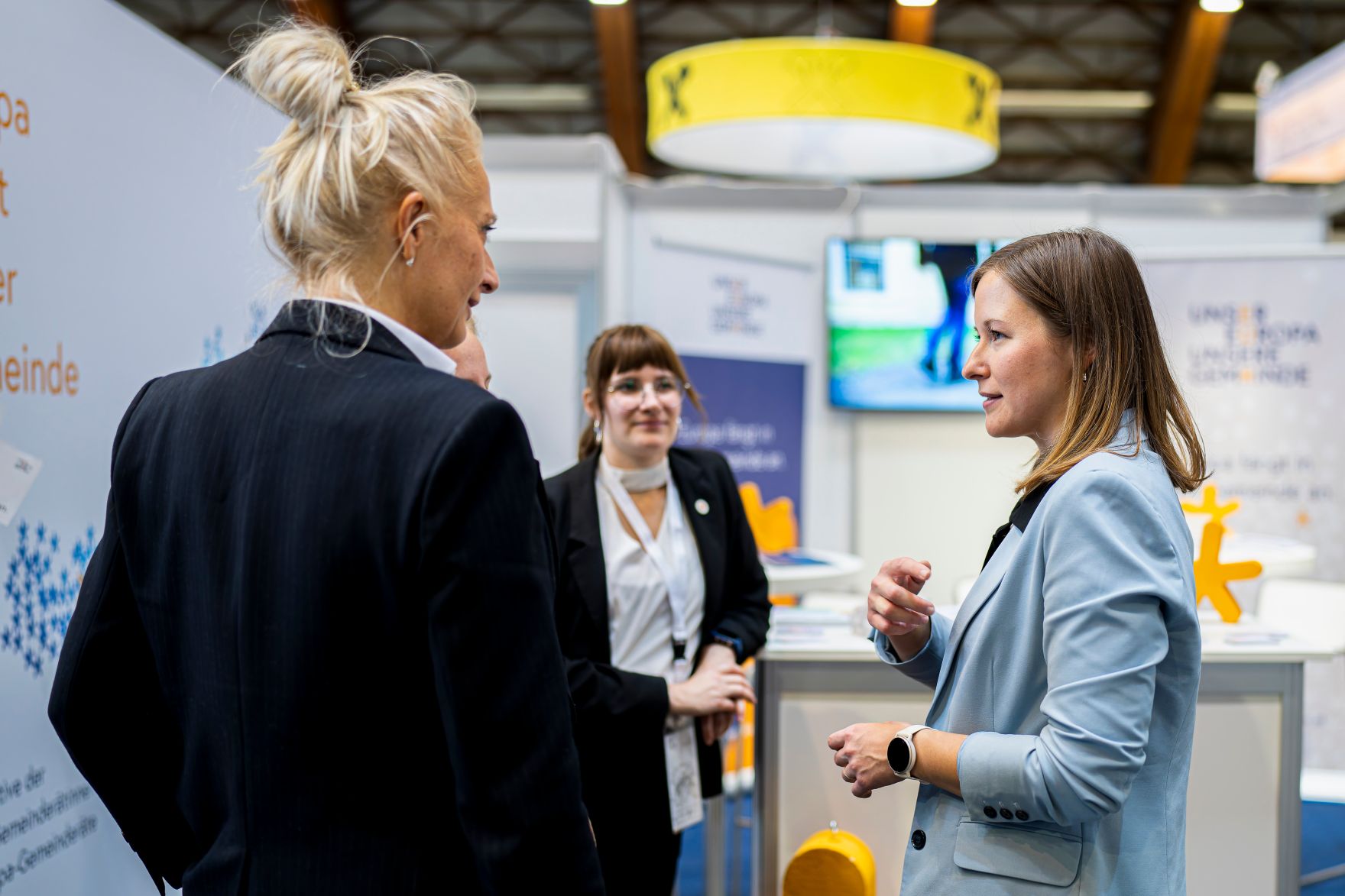 Am 25. August 2025 besuchte Bundesministerin Claudia Plakolm (r.) im Rahmen ihres Bundesl&auml;ndertages die K&auml;rntner Messen in Klagenfurt.
