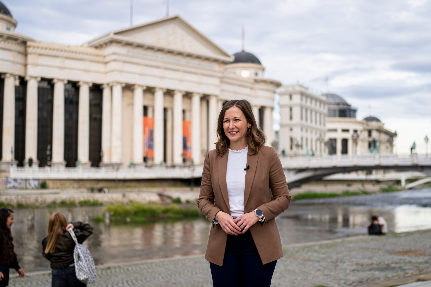 Am 5. Oktober 2025 reiste Bundesminister Claudia Plakolm (im Bild) im Rahmen ihrer Westbalkantour nach Skopje.