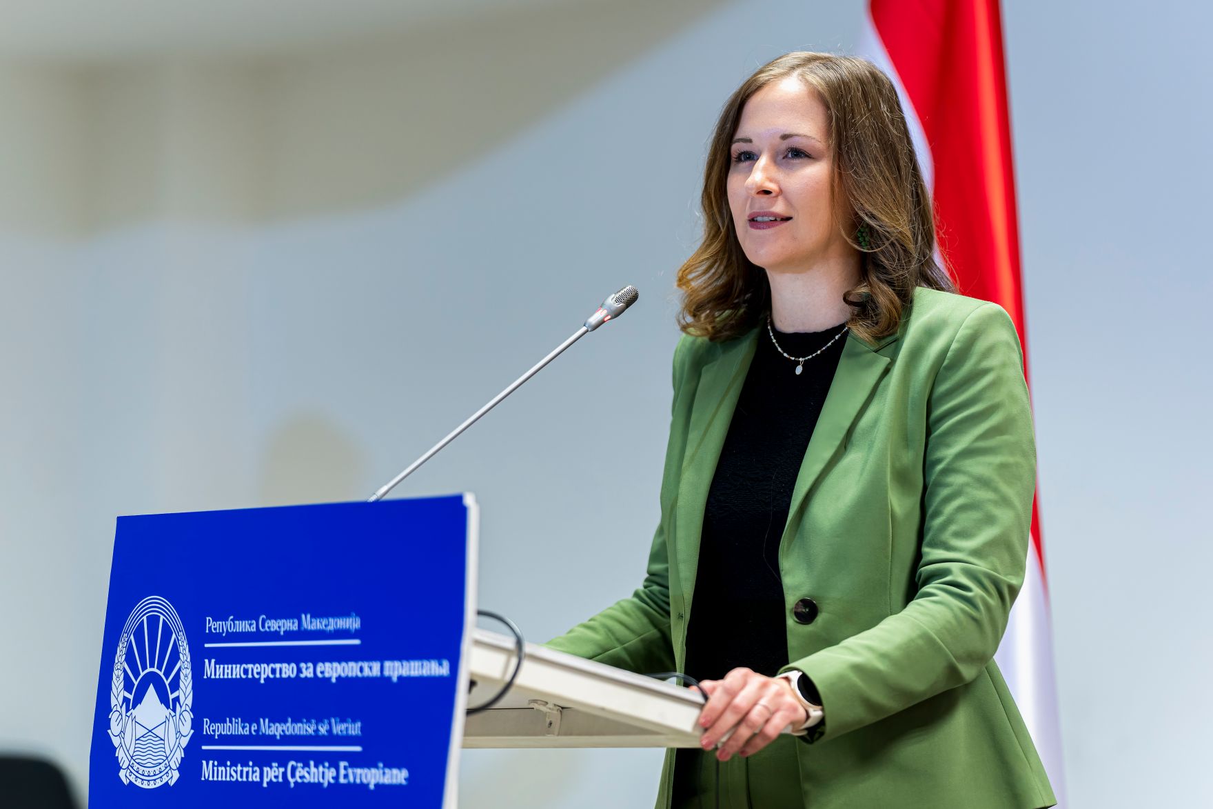 Am 6. Oktober 2025 setzte Bundesminister Claudia Plakolm (l.) ihre Westbalkantour fort. Im Bild bei einer Pressekonferenz mit Europaminister Orhan Murtezani und Staatssekret&auml;rin Neva Gra&scaron;ič.