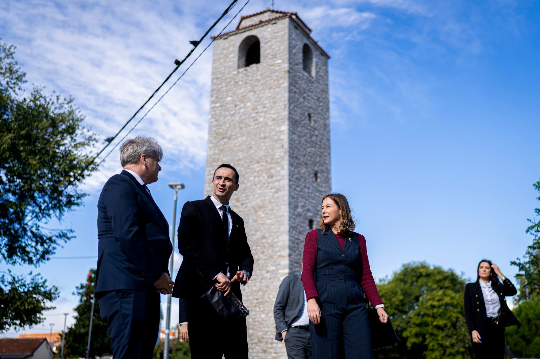 Am 7. Oktober 2025 setzte Bundesminister Claudia Plakolm (m.r.) ihre Westbalkantour fort.