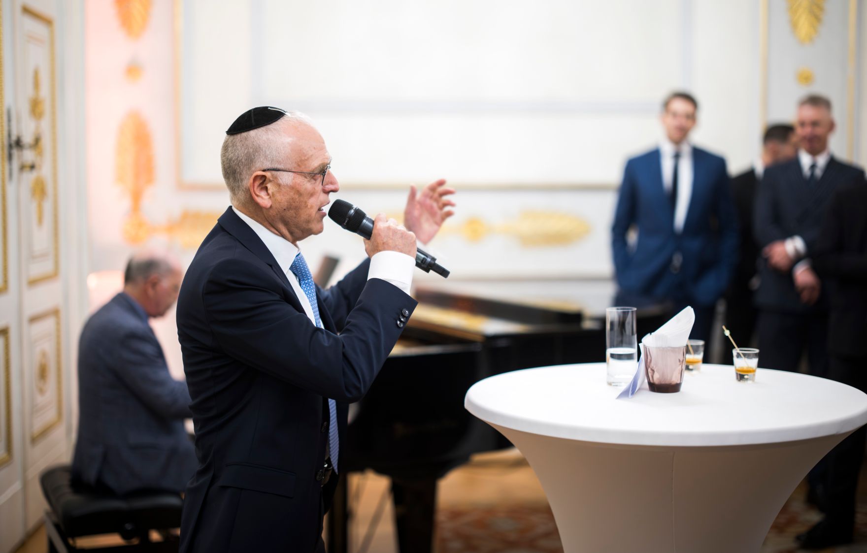 Am 22. Oktober 2025 gab Bundesministerin Claudia Plakolm gemeinsam mit Staatssekret&auml;r Alexander Pr&ouml;ll einen Abendempfang zum j&uuml;dischen Neujahrstag &quot;Rosch ha-Schana&quot; im Bundeskanzleramt.