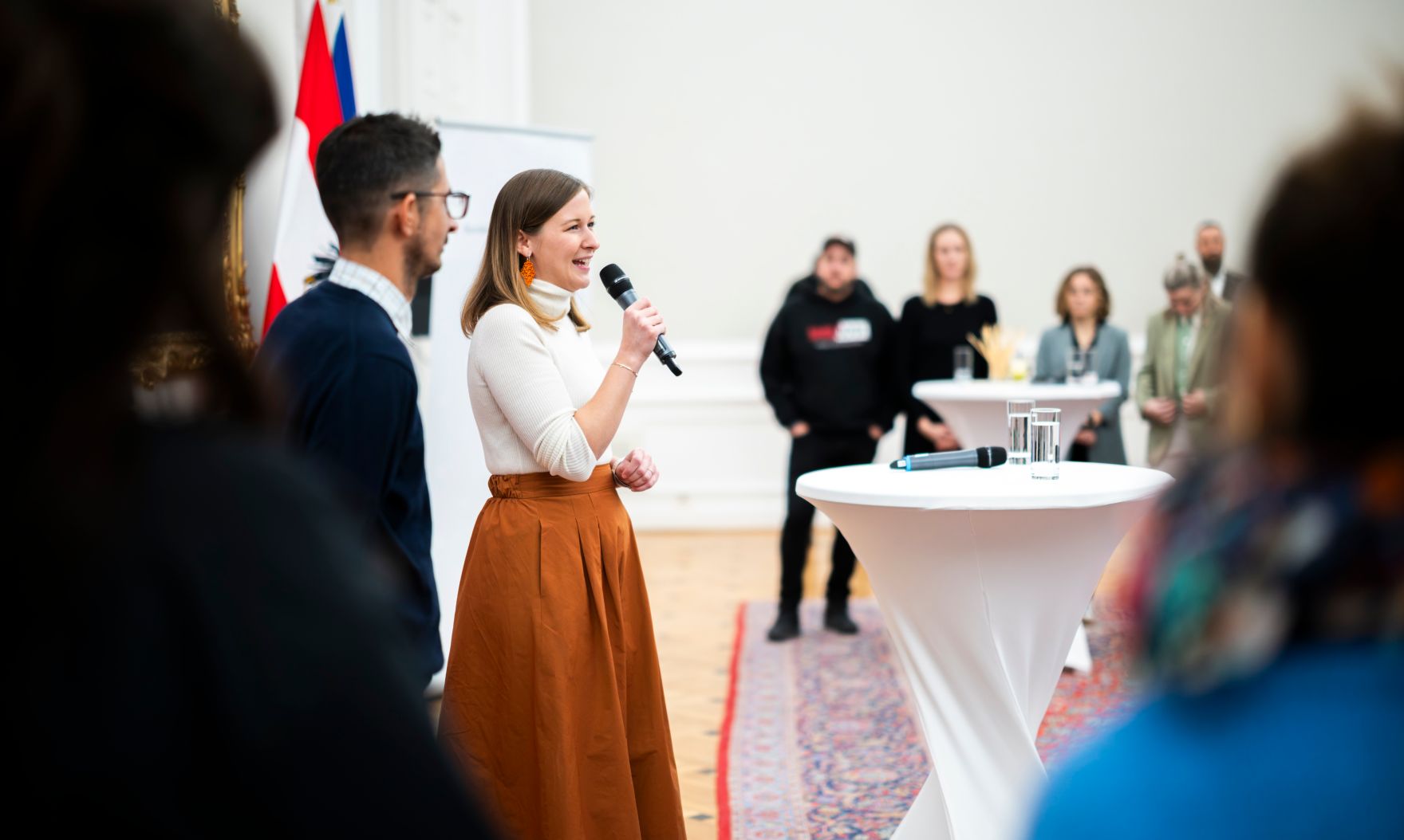 Am 26. November 2025 nahm Bundesministerin Claudia Plakolm gemeinsam mit Staatssekret&auml;rin Ulrike K&ouml;nigsberger-Ludwig an der Verleihung der Plakette zur Gesundheitskompetenten Offenen Jugendarbeit teil.