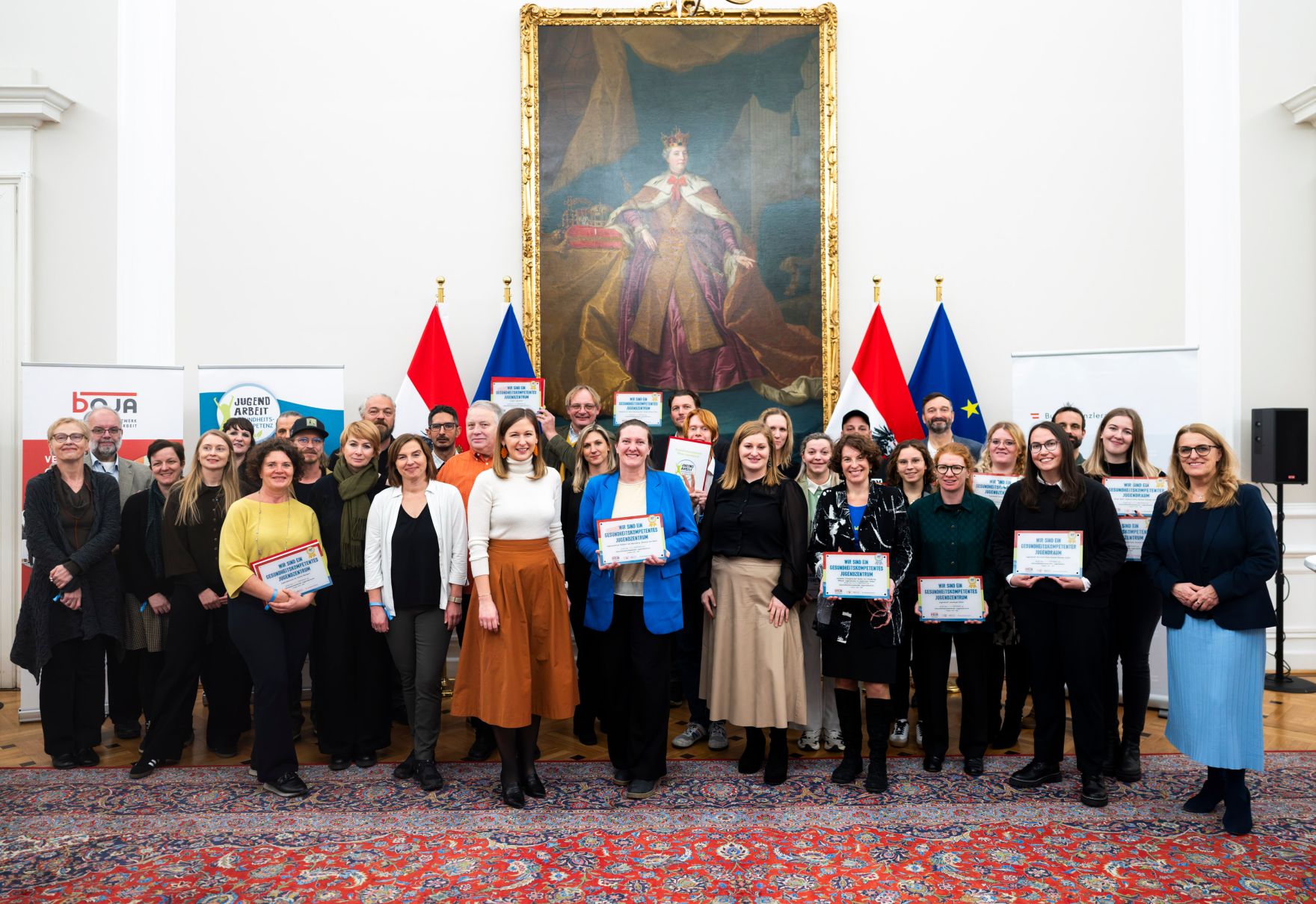 Am 26. November 2025 nahm Bundesministerin Claudia Plakolm gemeinsam mit Staatssekret&auml;rin Ulrike K&ouml;nigsberger-Ludwig an der Verleihung der Plakette zur Gesundheitskompetenten Offenen Jugendarbeit teil.