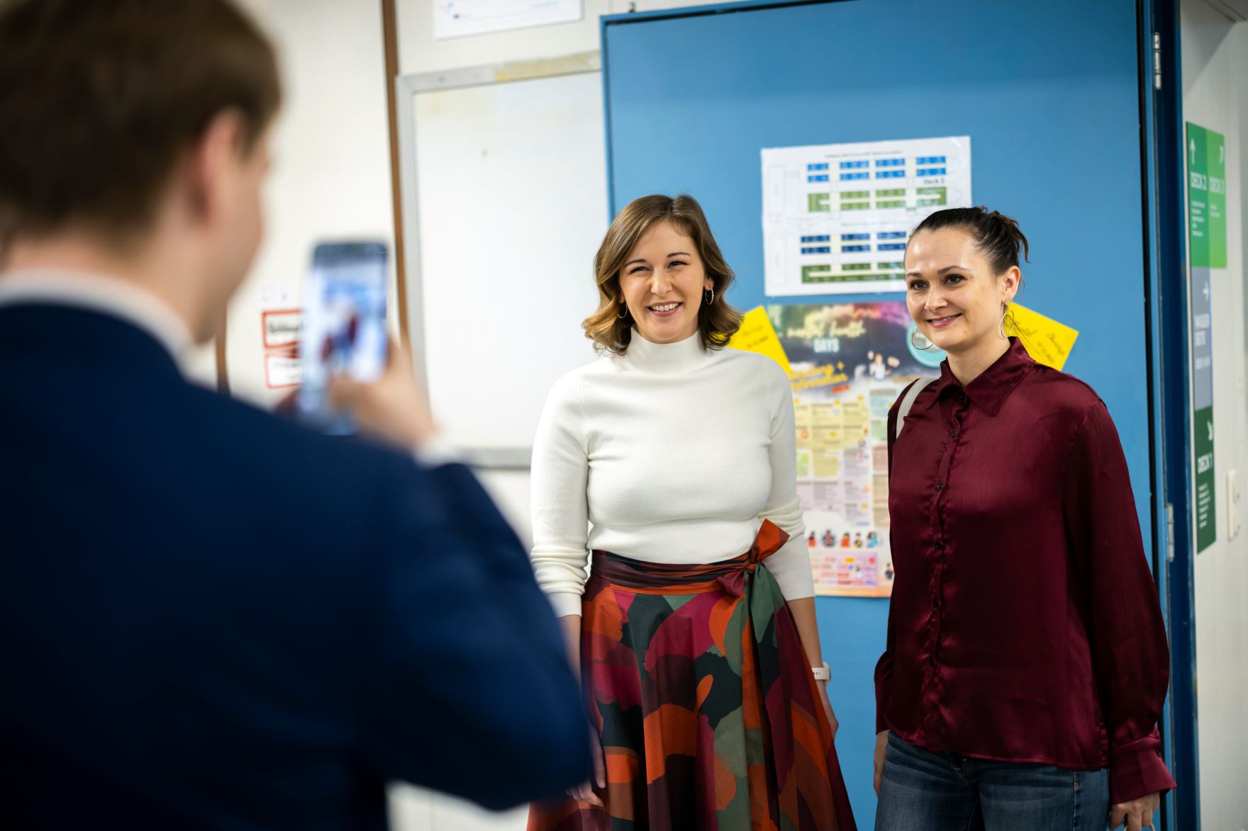 Am 10. Dezember 2025 nahm Bundesministerin Claudia Plakolm an der &bdquo;Mental Health Days&ldquo; Veranstaltung am Bertha-von-Suttner-Gymnasium teil.